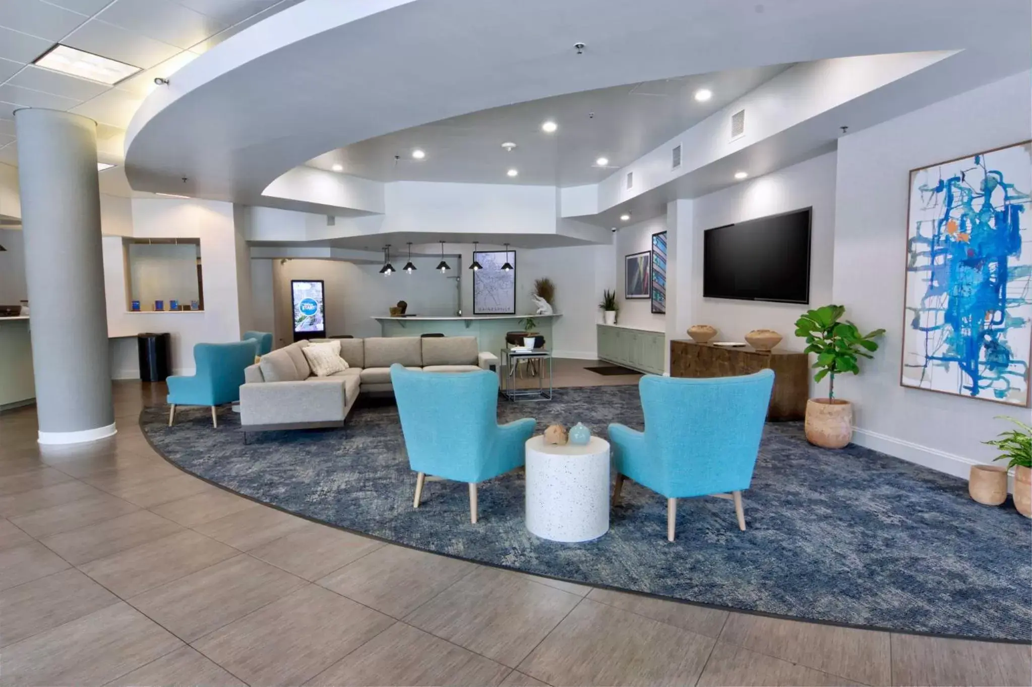 Property building, Lounge/Bar in Holiday Inn Gainesville-University Center, an IHG Hotel