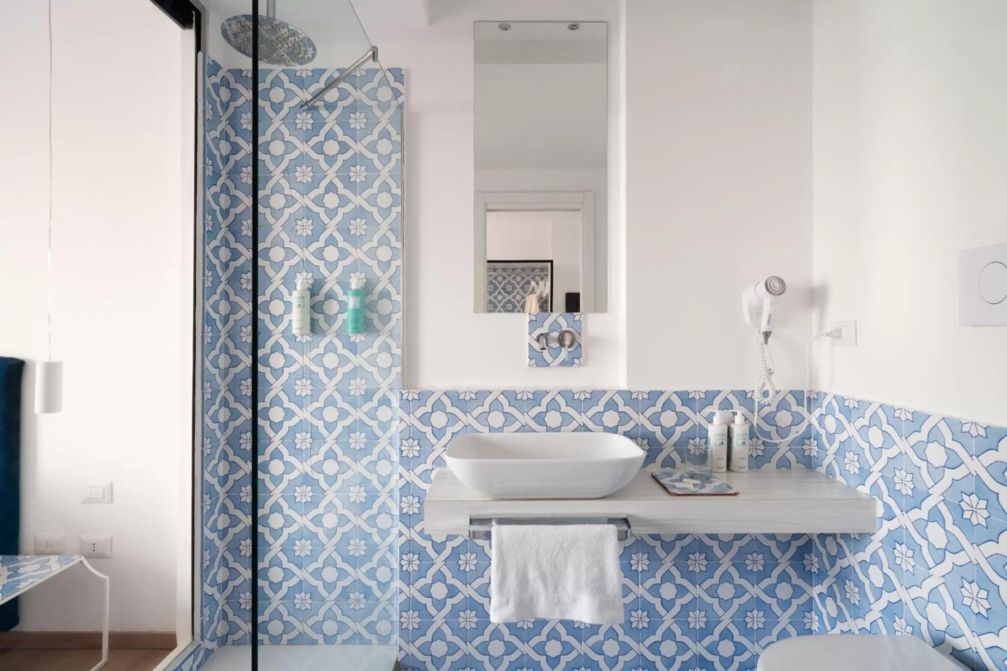 Bathroom in Domo 20 Hotel & Rooftop