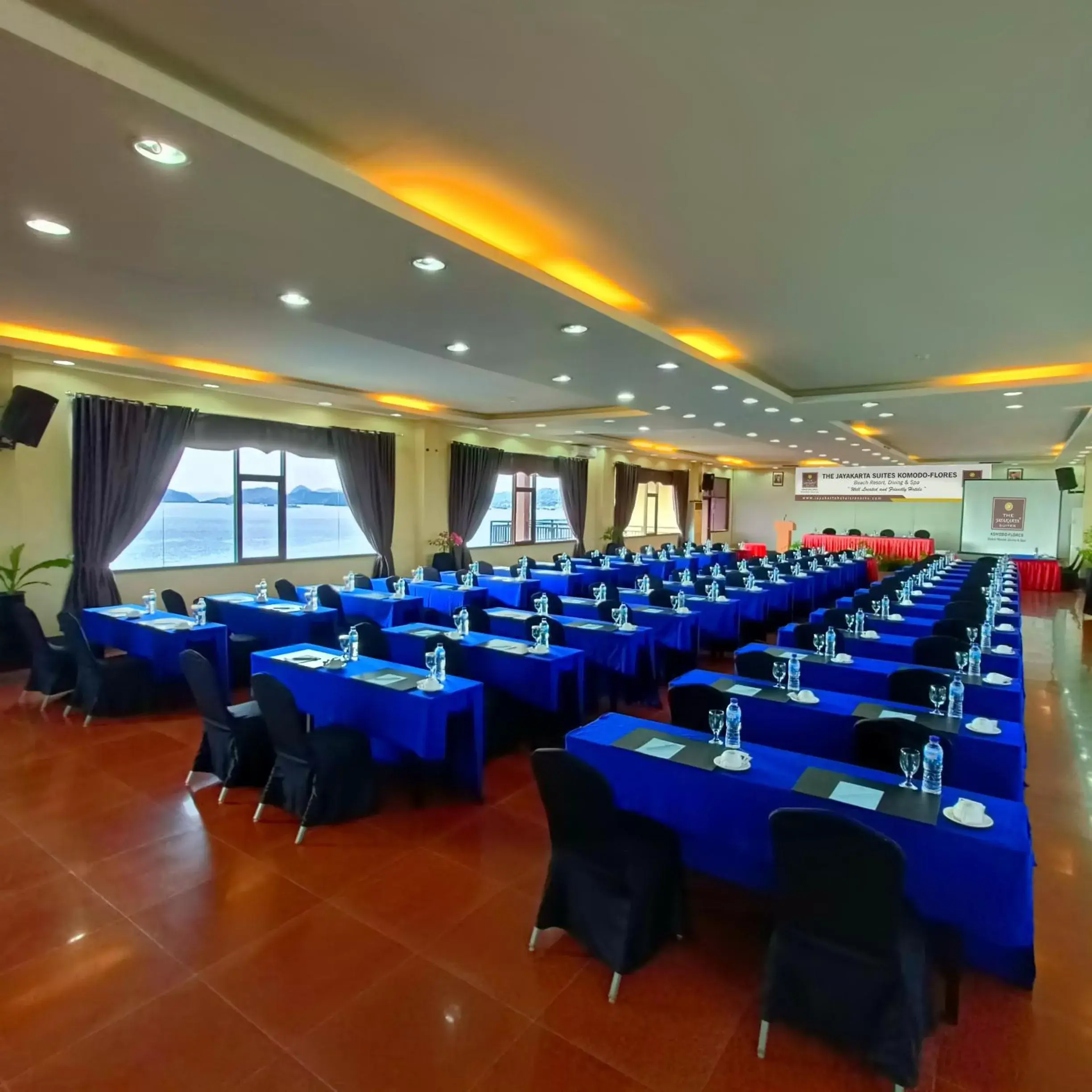 Meeting/conference room in The Jayakarta Suites Komodo Flores