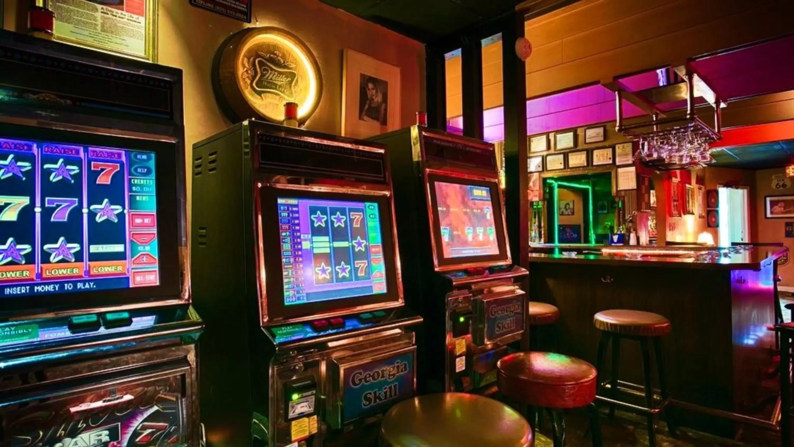 Lounge or bar, Casino in Best Western Riverside Inn