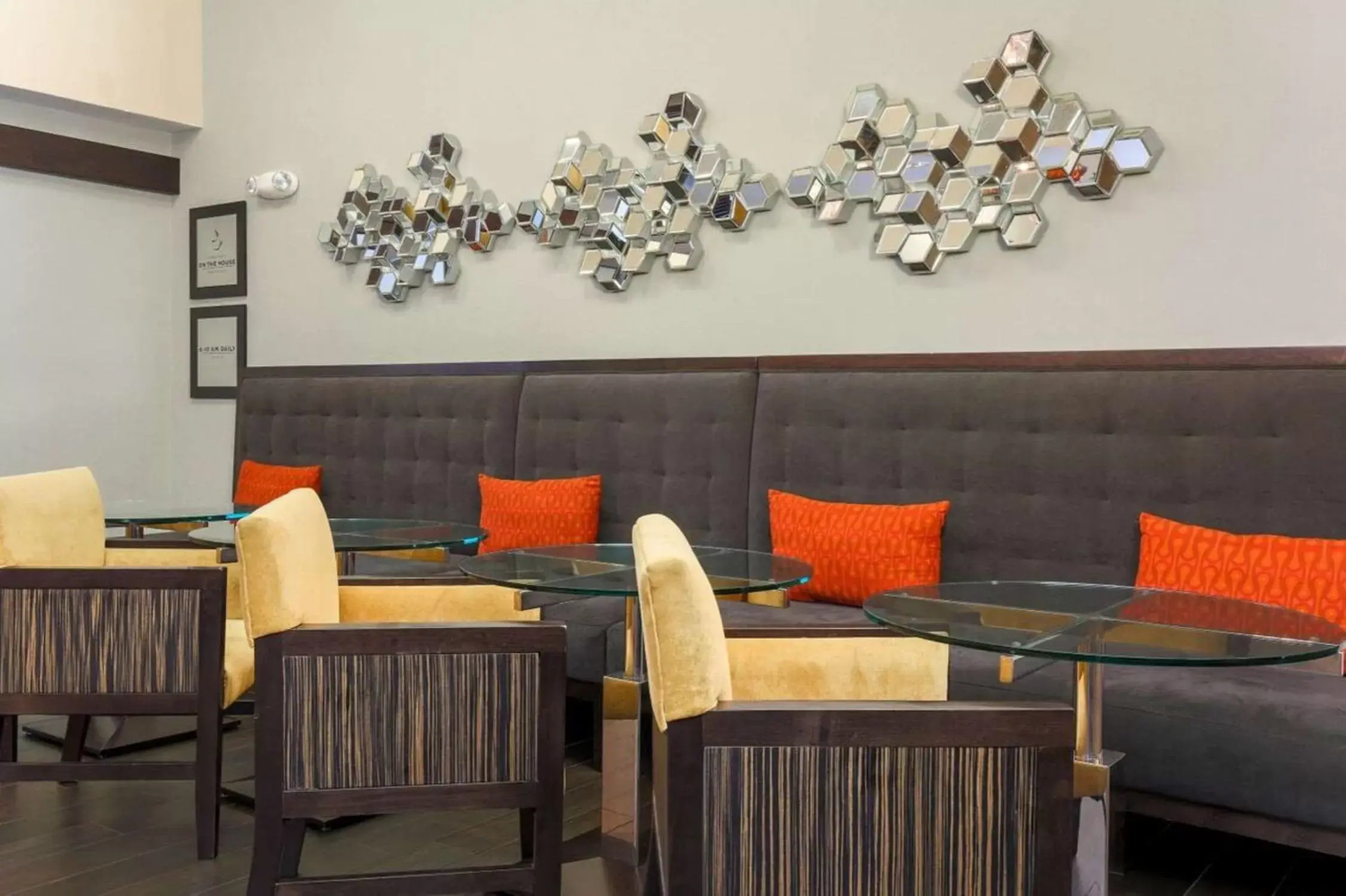 Lobby or reception, Restaurant/Places to Eat in Hampton Inn Memphis-Southwind
