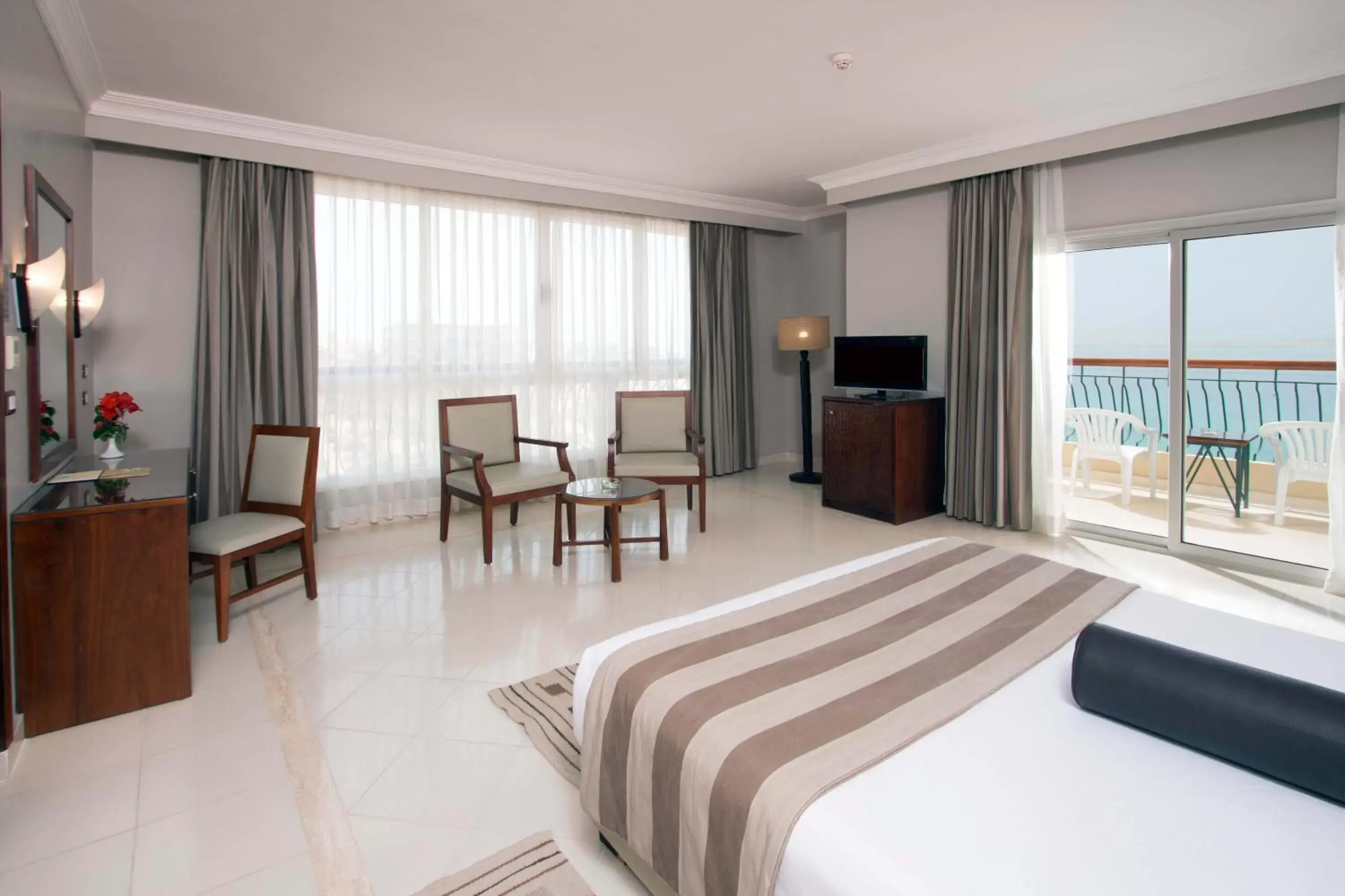 Balcony/Terrace, Seating Area in ZYA Regina Resort and Aqua Park Hurghada