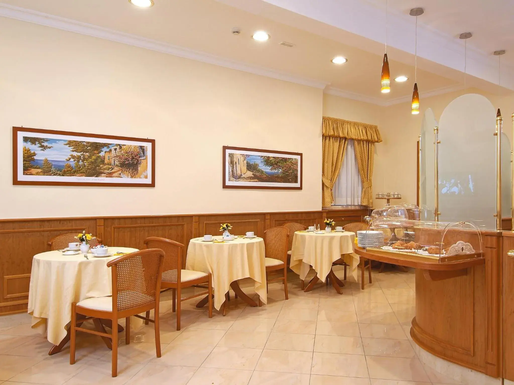 Restaurant/Places to Eat in Buono Hotel