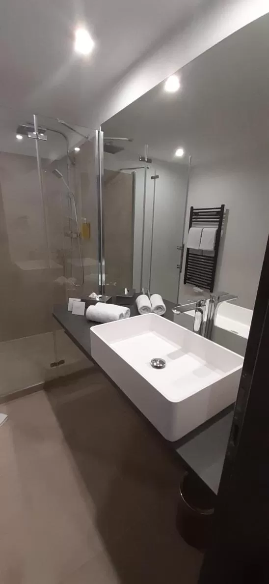 Bathroom in Remstal Hotel