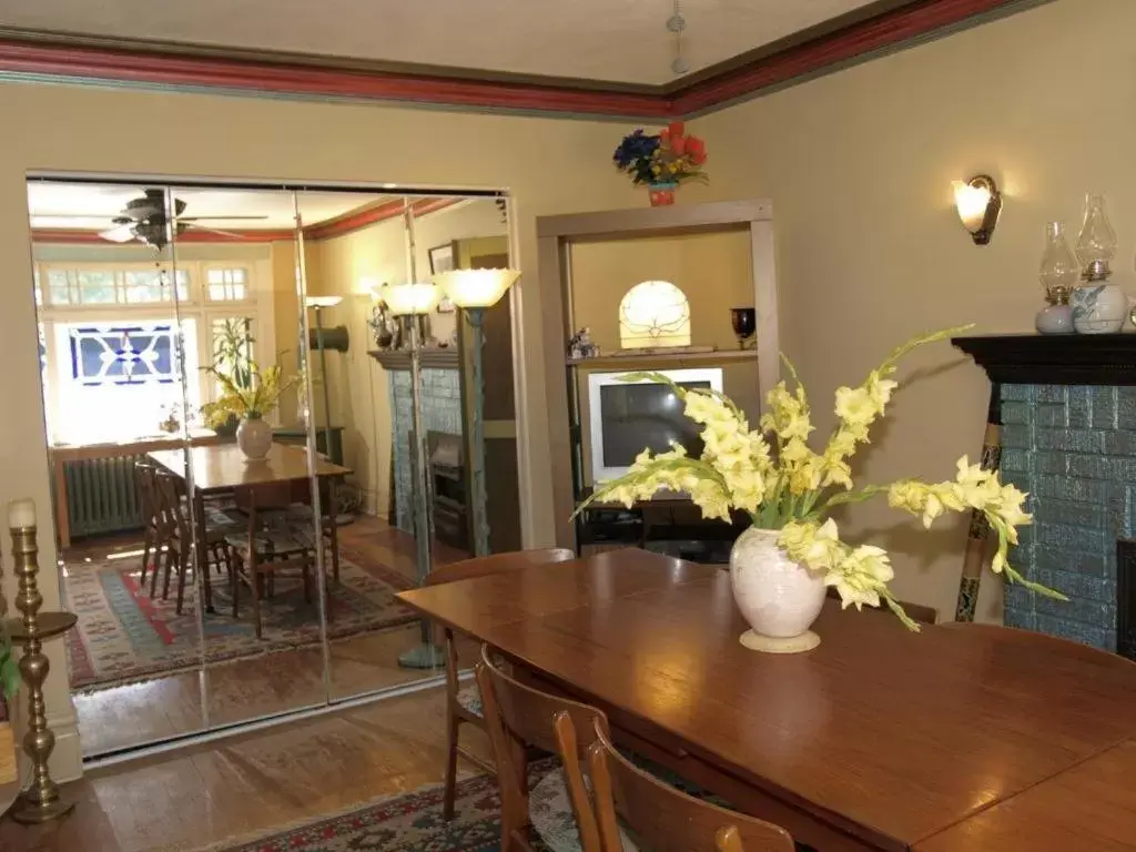 Dining area, Restaurant/Places to Eat in Downtown Bed and Breakfast
