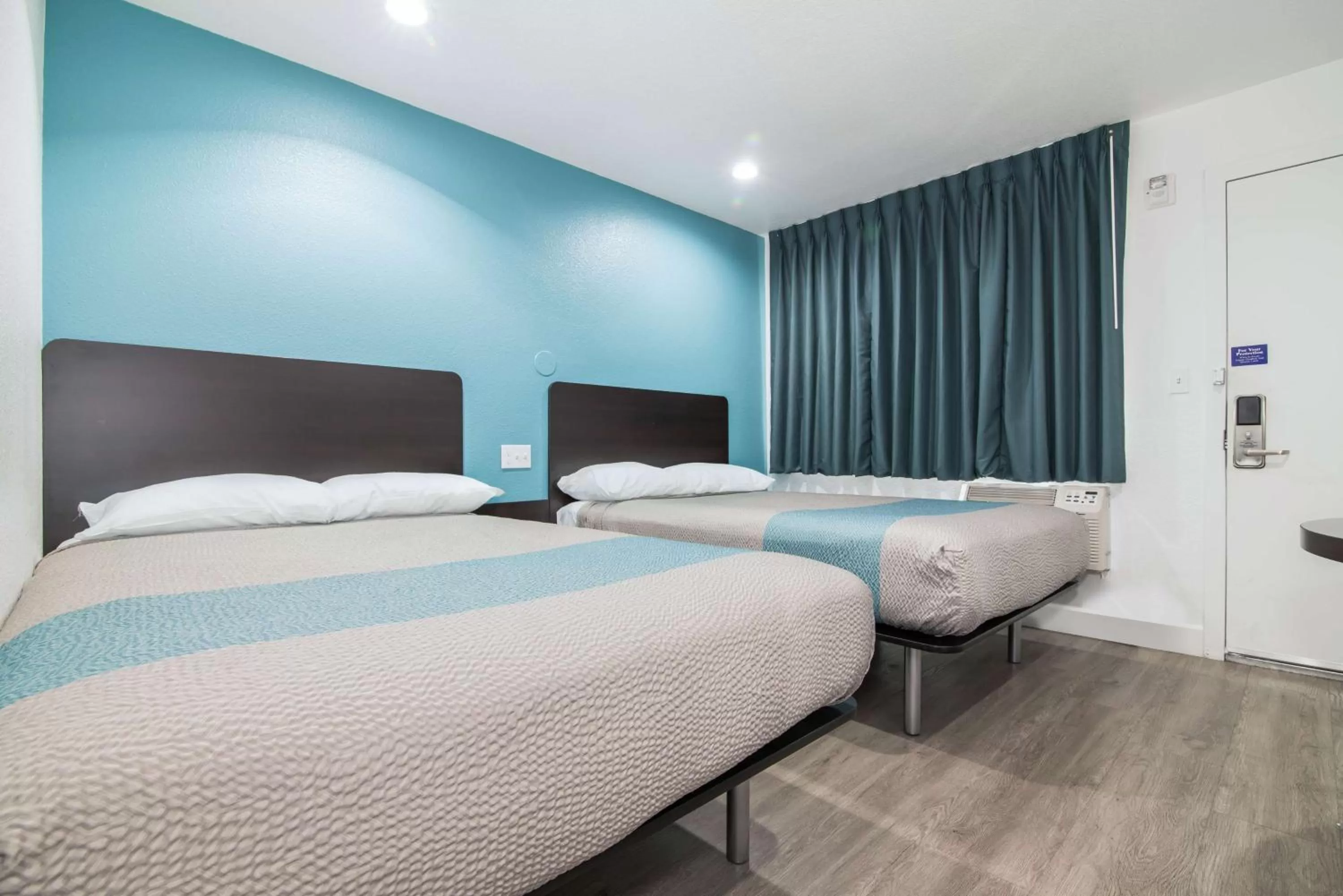 Photo of the whole room, Bed in Motel 6-Moreno Valley, CA - Perris