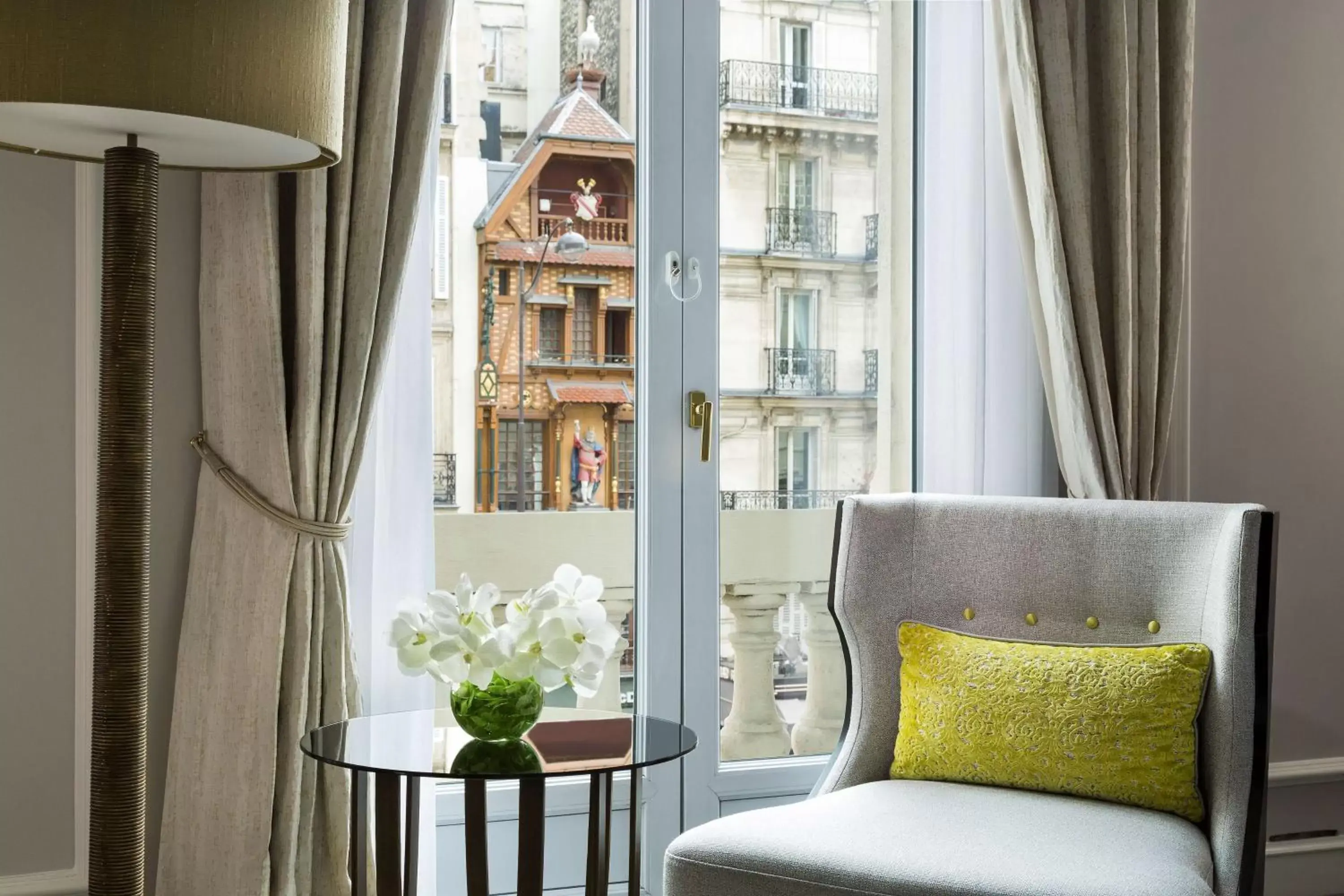 Living room, Seating Area in Hilton Paris Opera