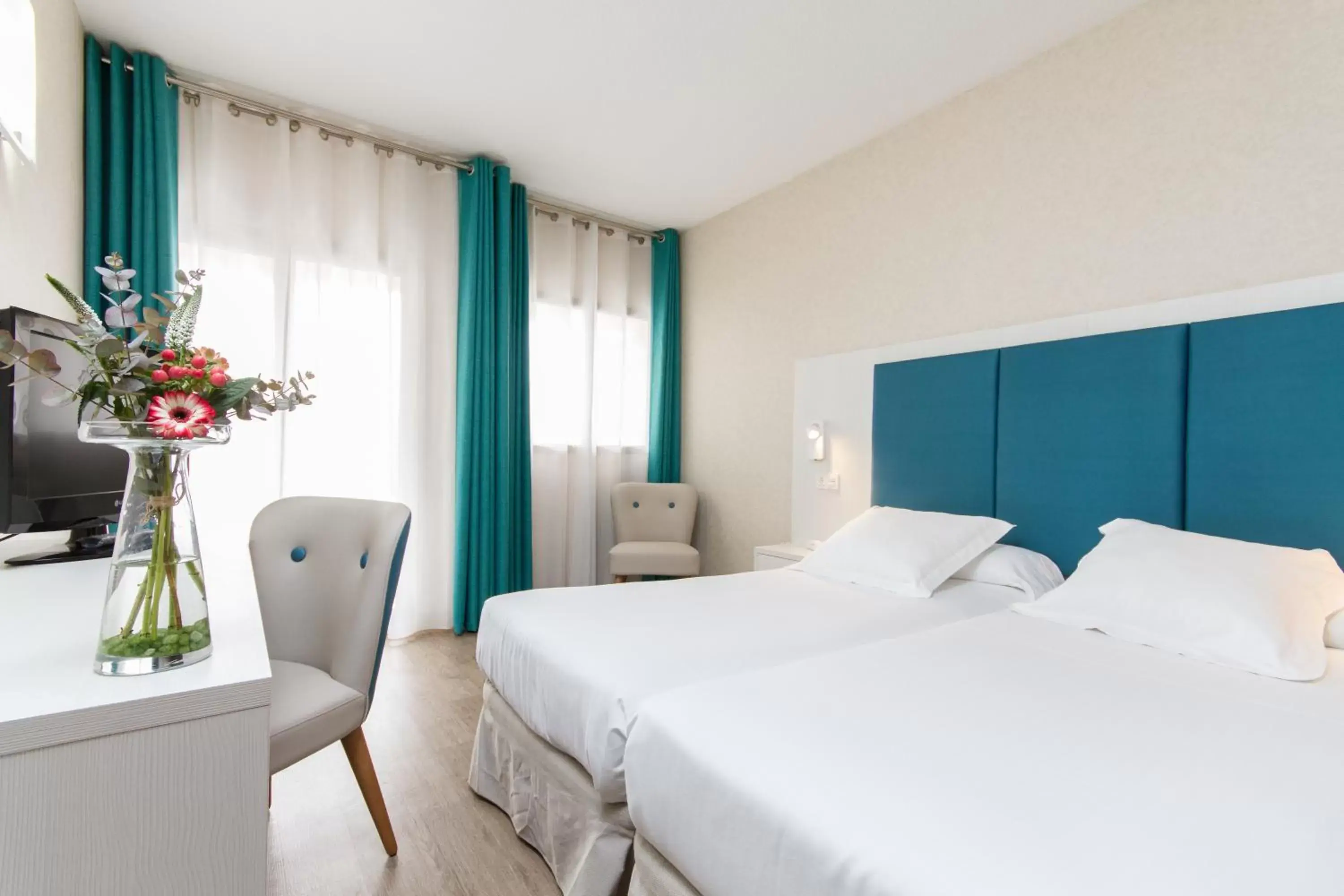 Bed in Hotel Castilla Alicante