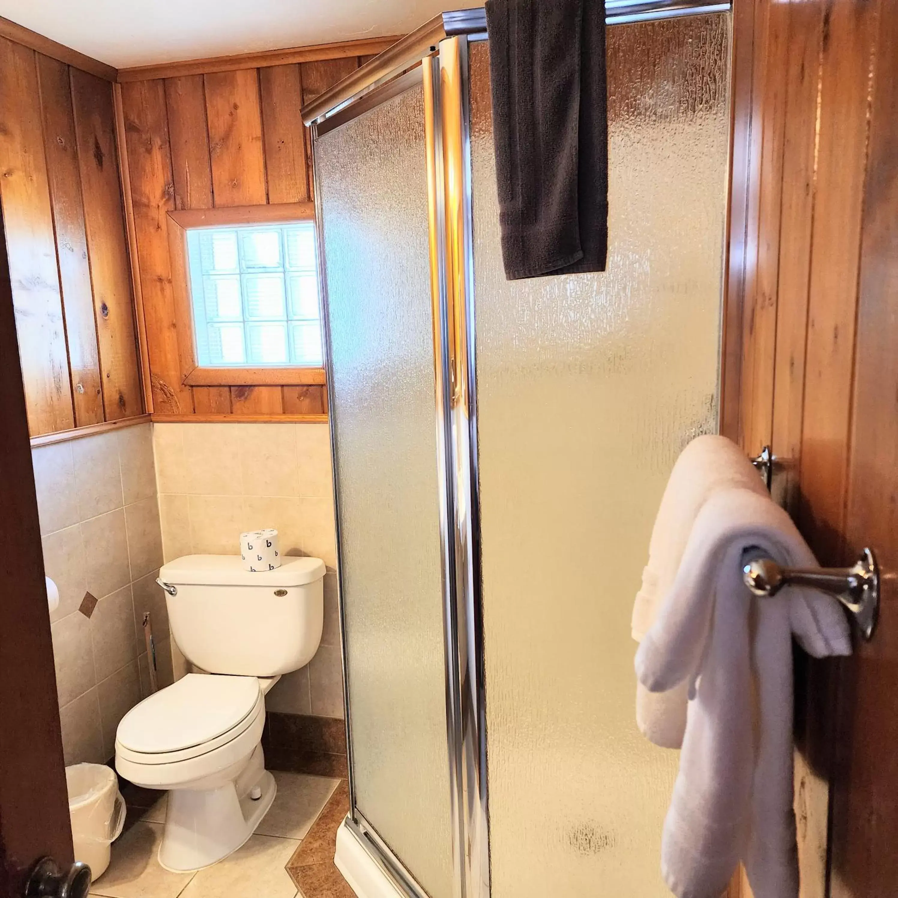 Bathroom in Canyon Motel