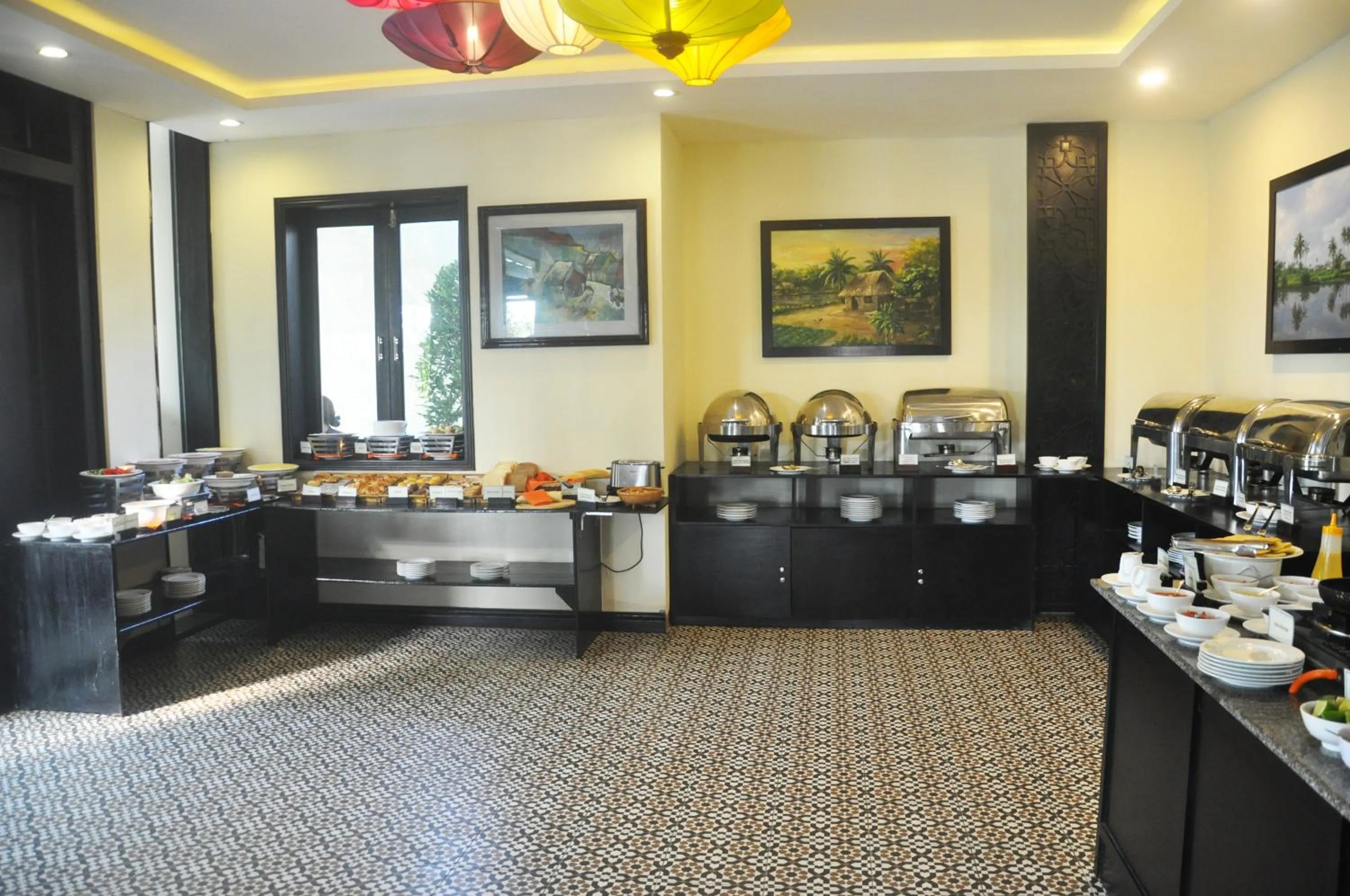 Restaurant/places to eat in River Suites Hoi An