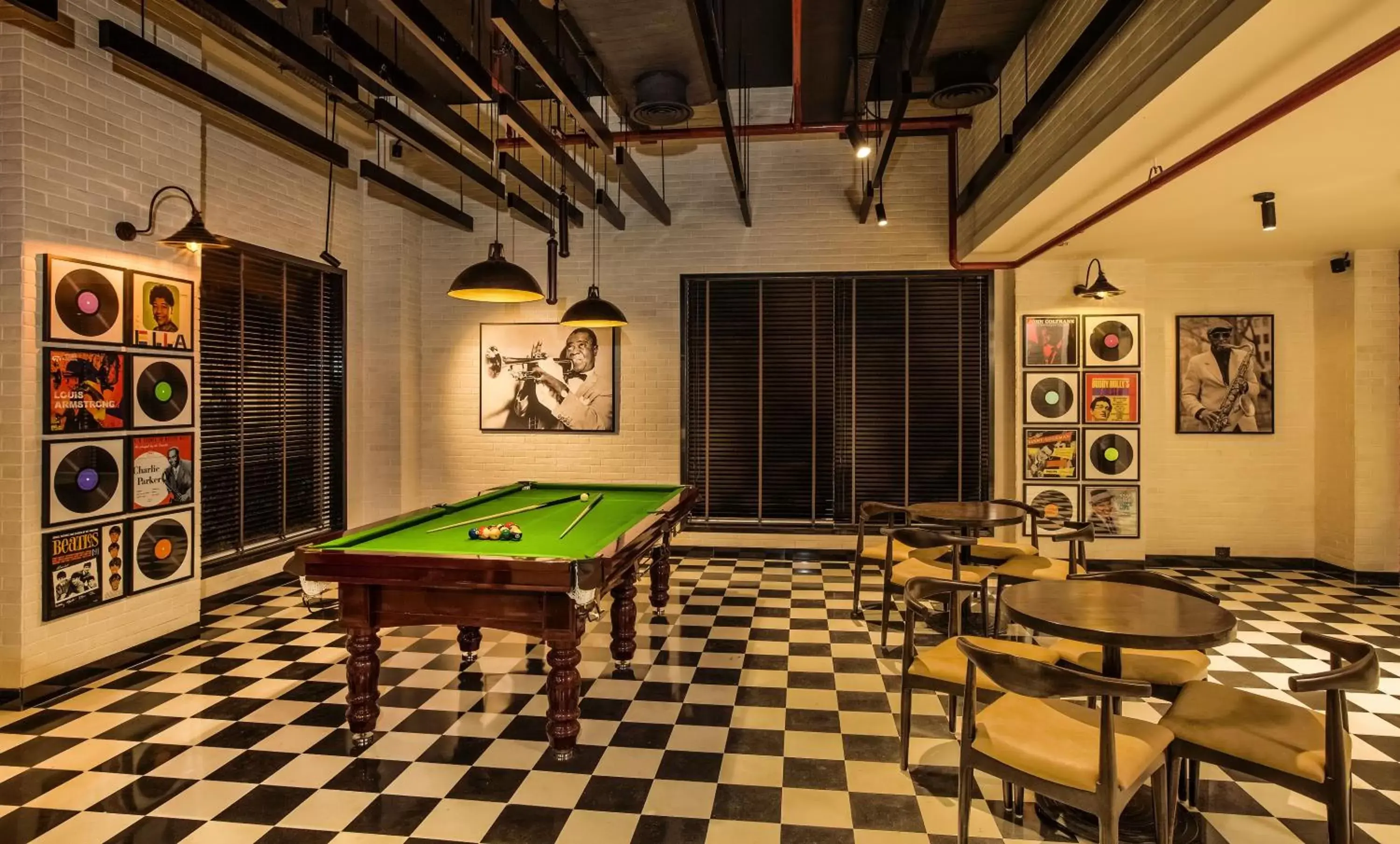 Lounge or bar, Billiards in Lemon Tree Premier City Center Pune