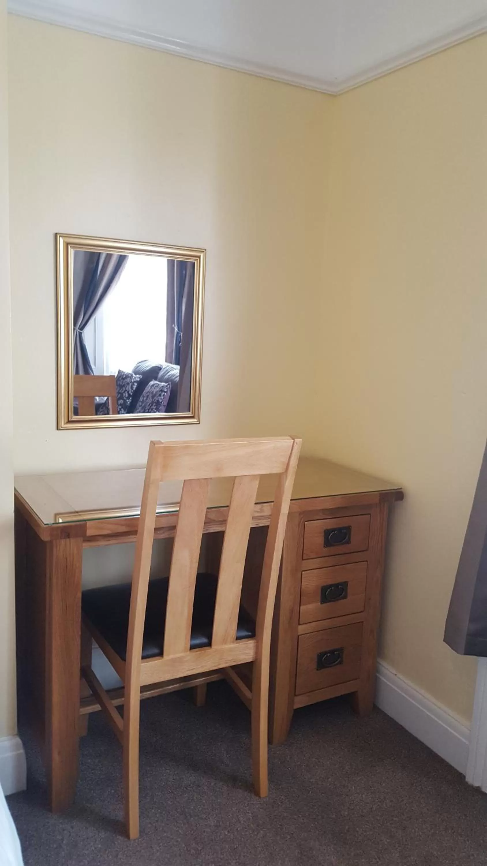 Seating area, TV/Entertainment Center in The Beacon Hotel