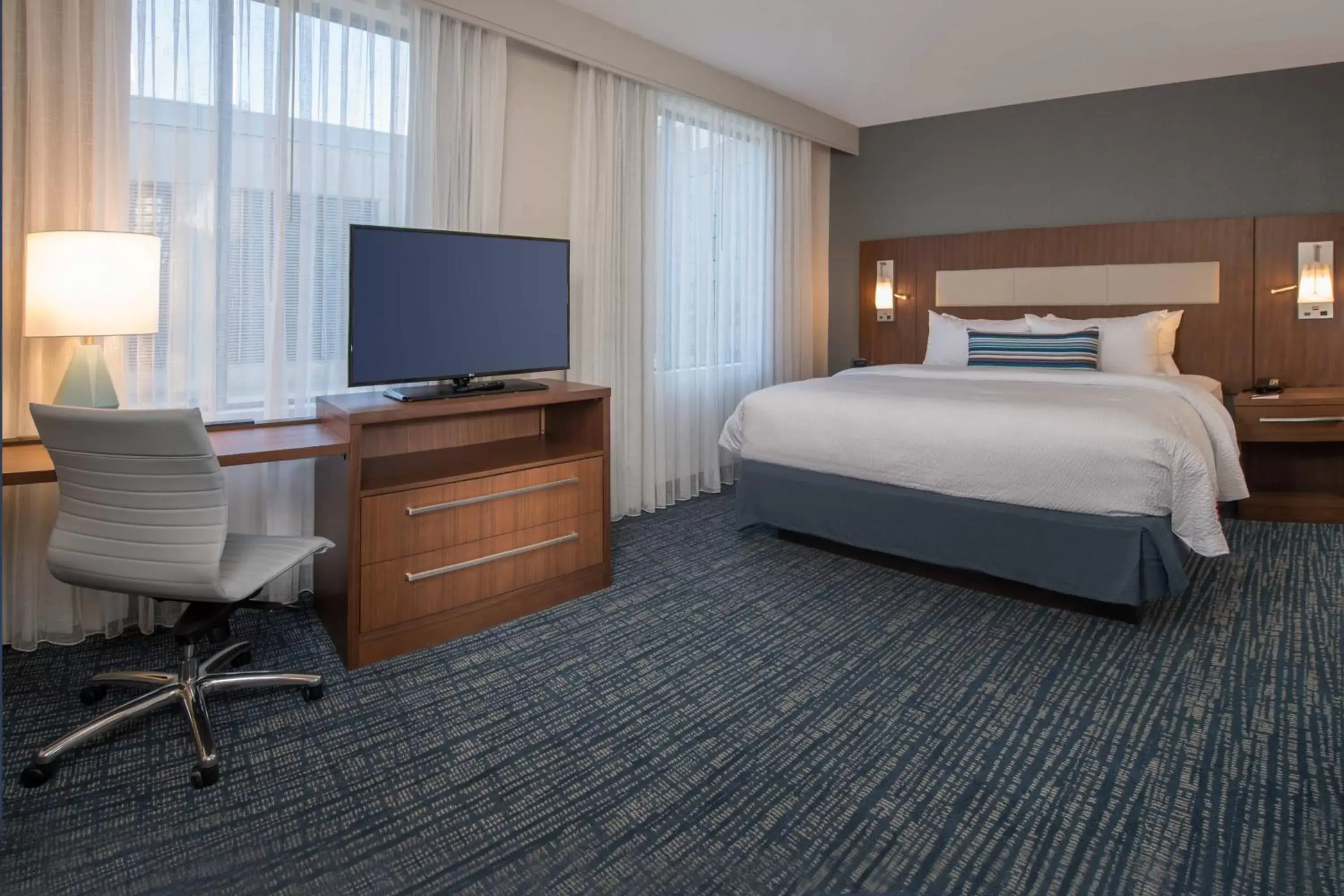Photo of the whole room, Bed in Residence Inn by Marriott Baltimore at The Johns Hopkins Medical Campus