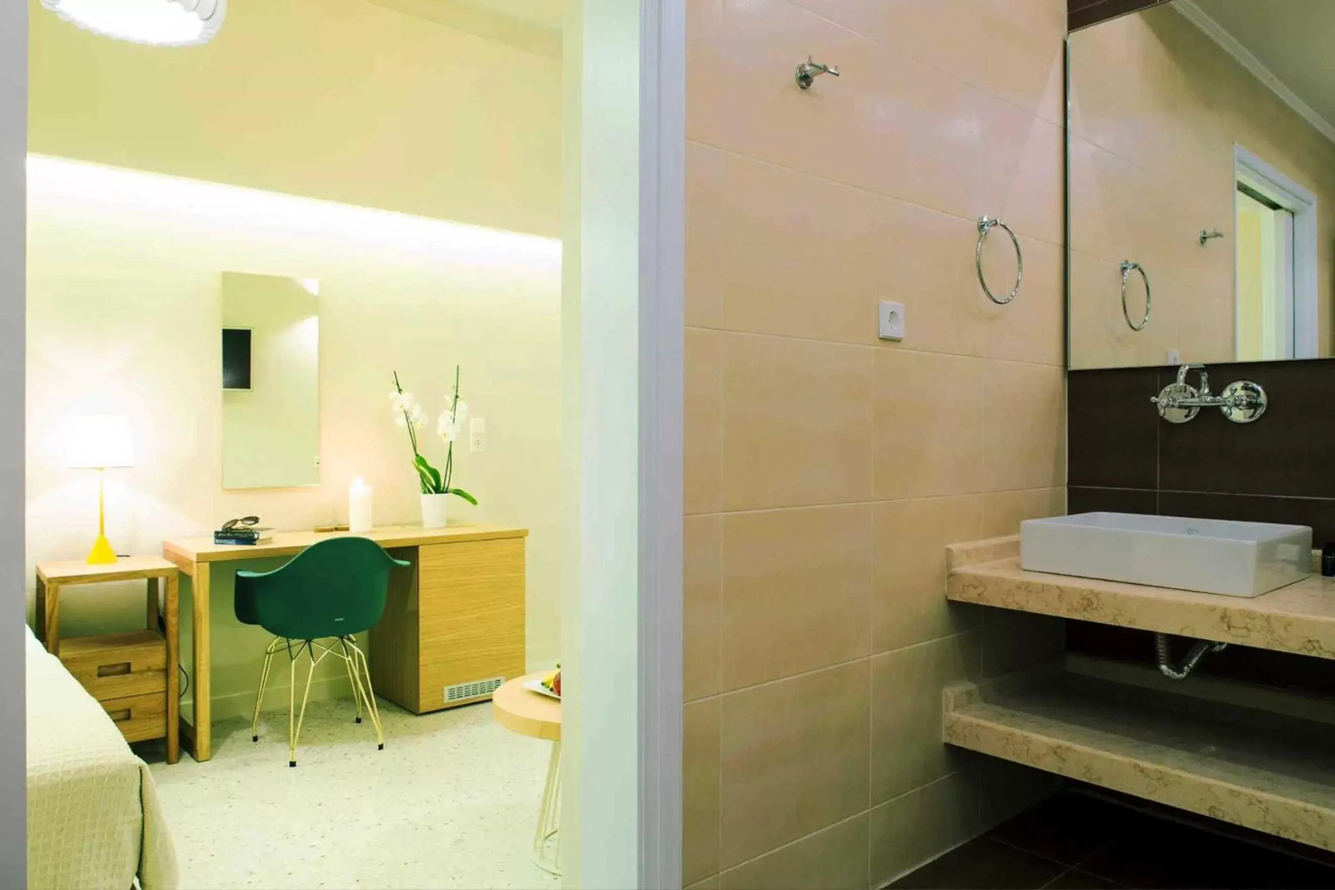 Photo of the whole room, Bathroom in Athena hotel