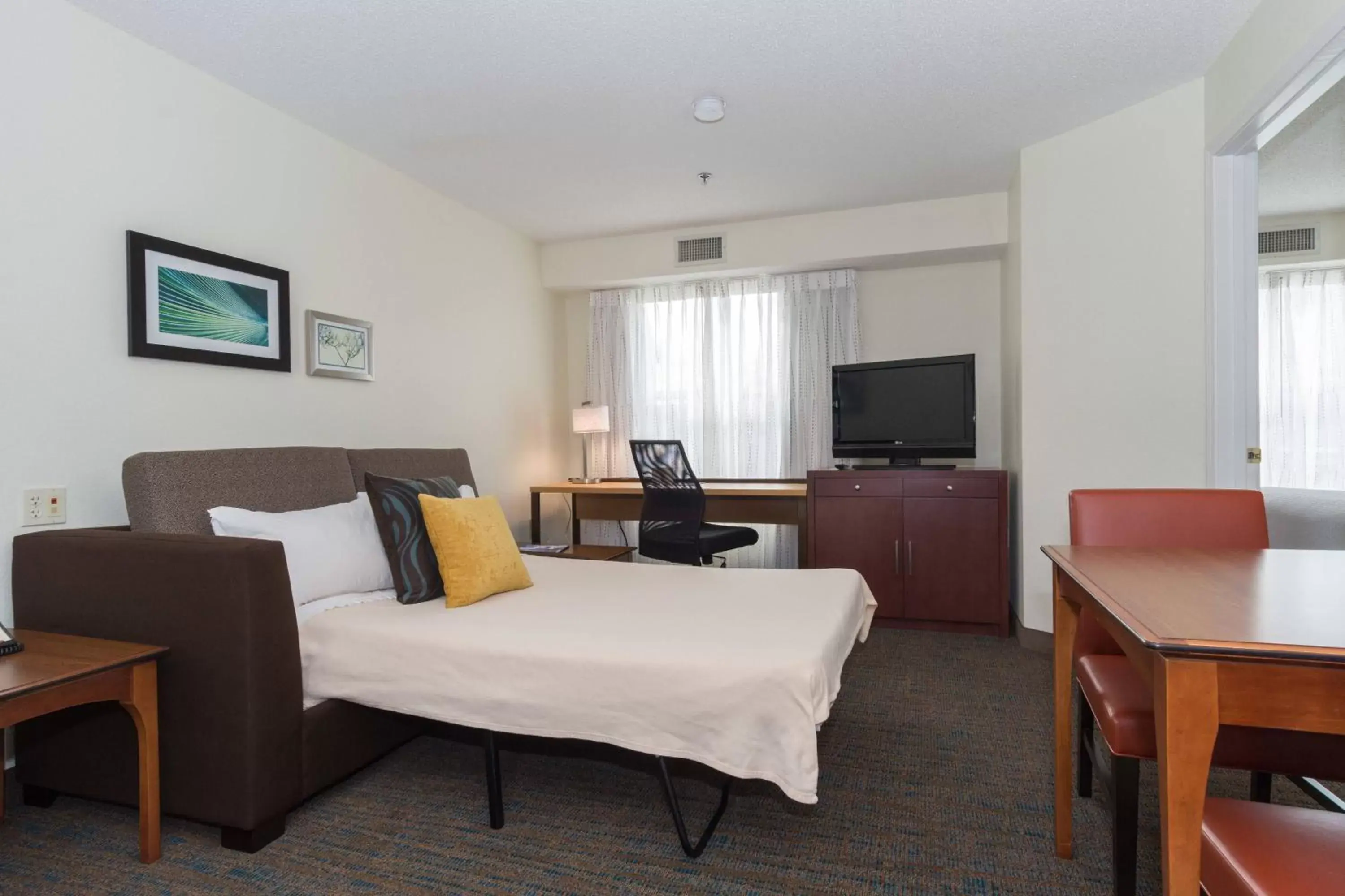 Photo of the whole room, TV/Entertainment Center in Residence Inn by Marriott Lake Norman