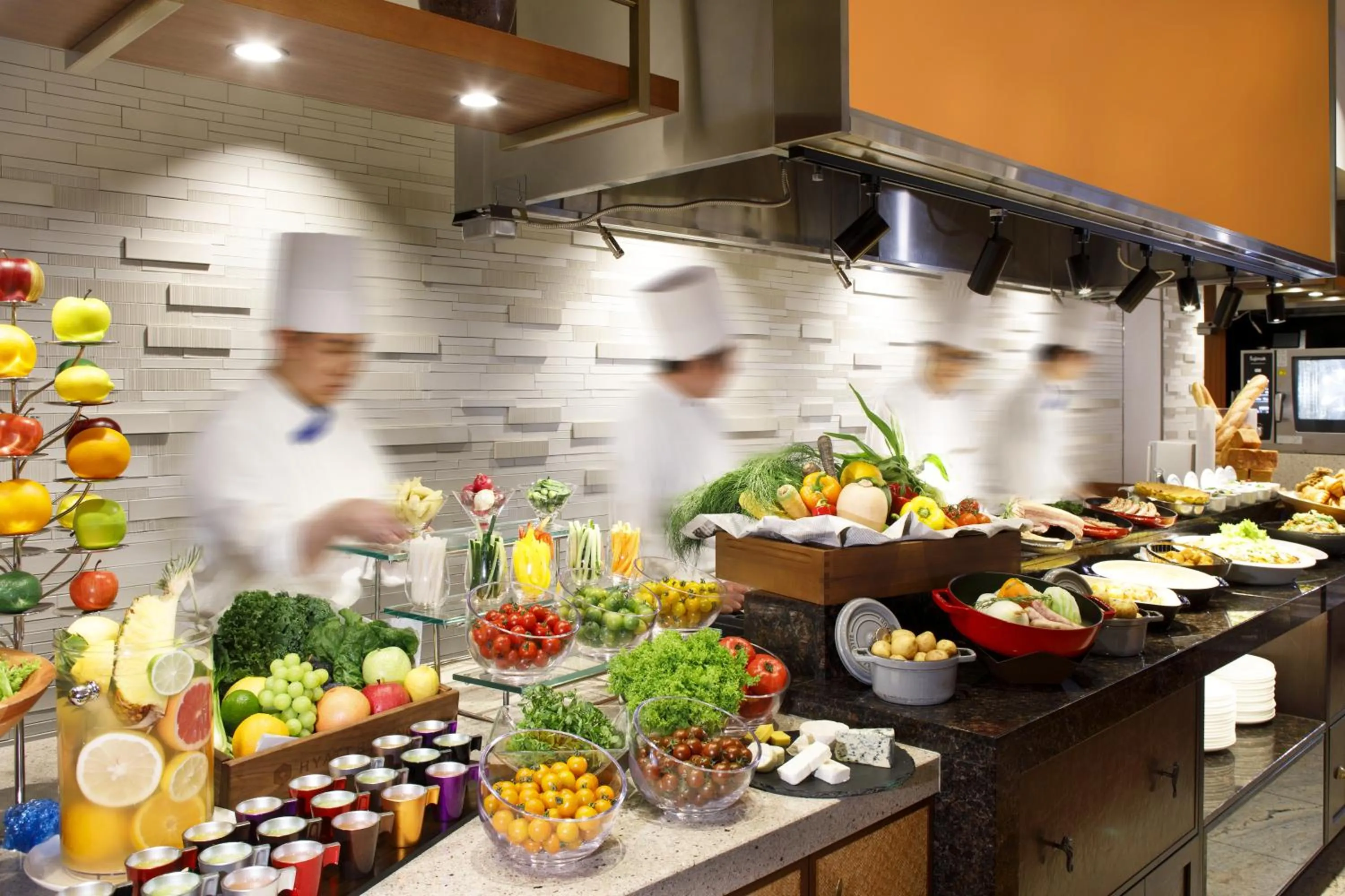 Restaurant/places to eat in Hyatt Regency Yokohama