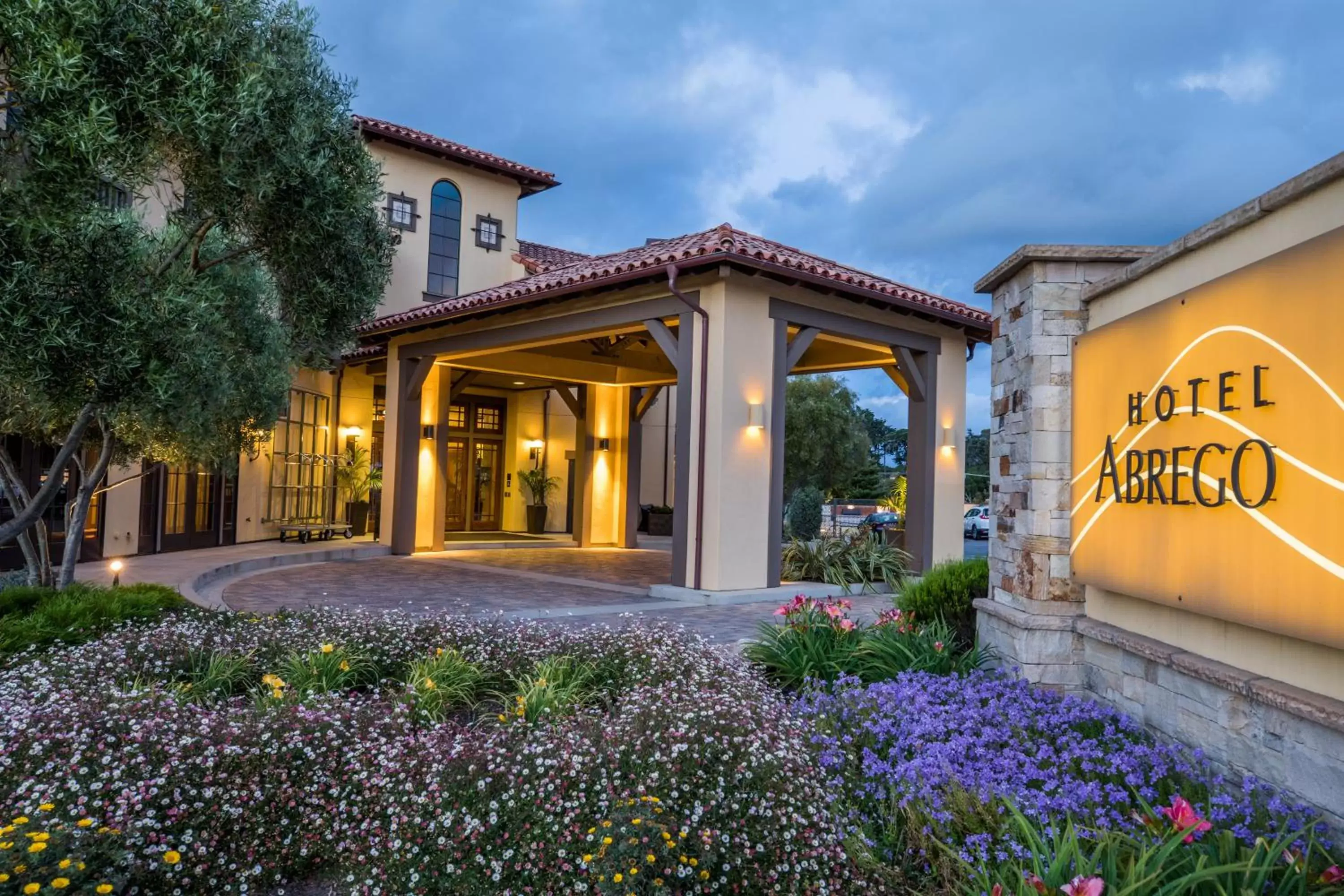 Facade/entrance in Hotel Abrego