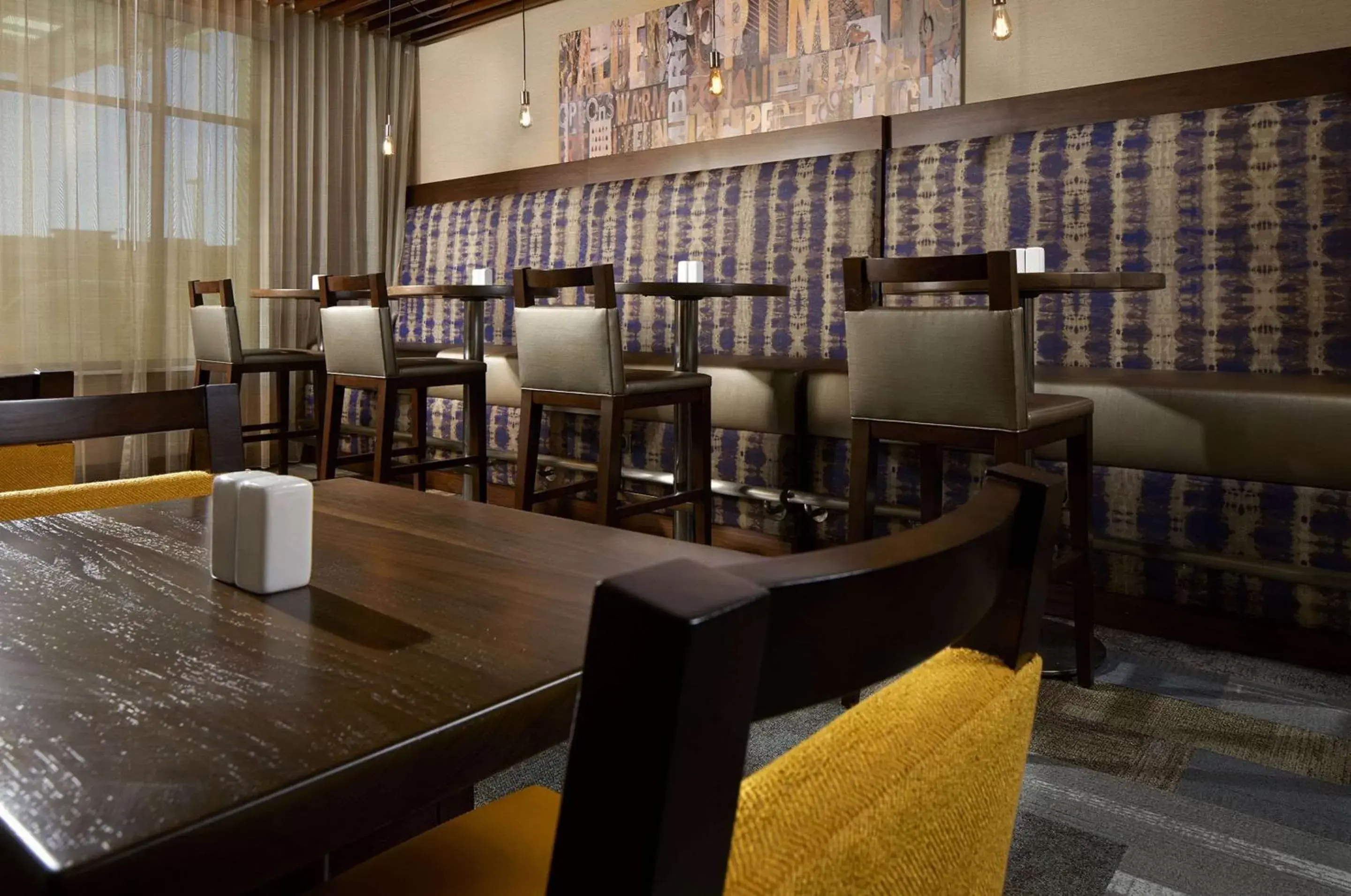 Restaurant/places to eat, Lounge/Bar in Cambria Hotel Phoenix Chandler - Fashion Center