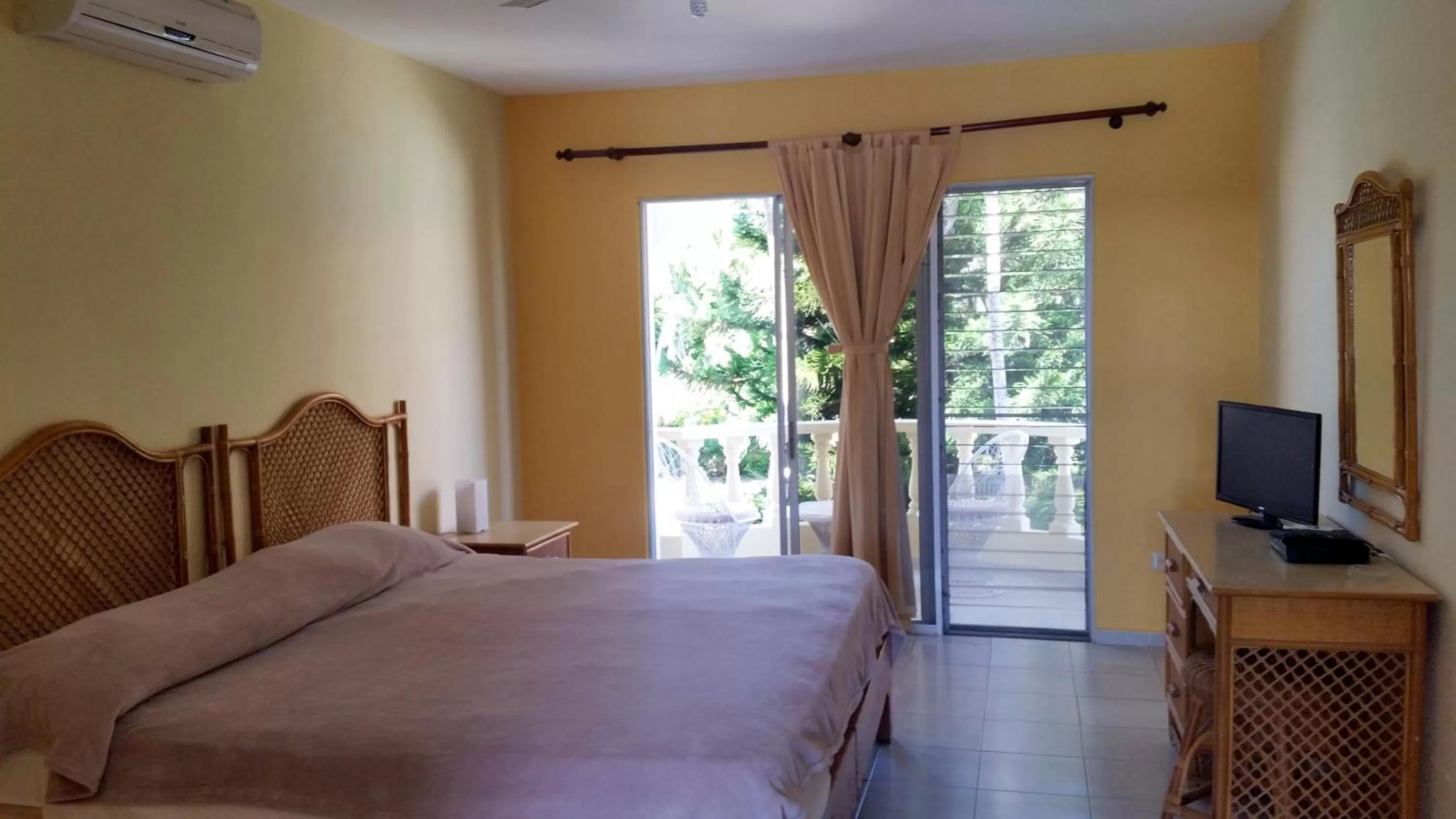 Bed in Hotel Voramar