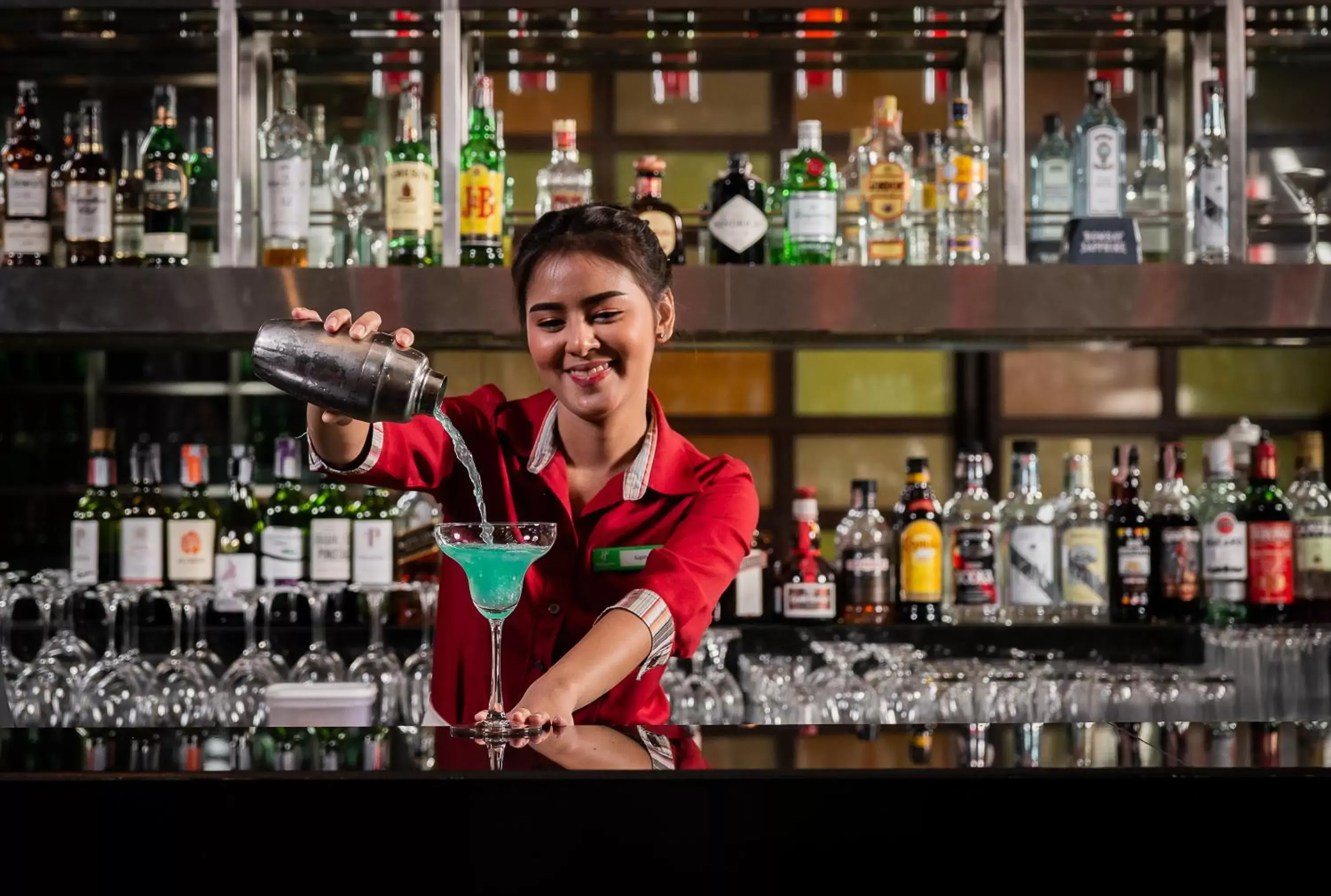 Lounge or bar, Lounge/Bar in Holiday Inn Bangkok Silom, an IHG Hotel