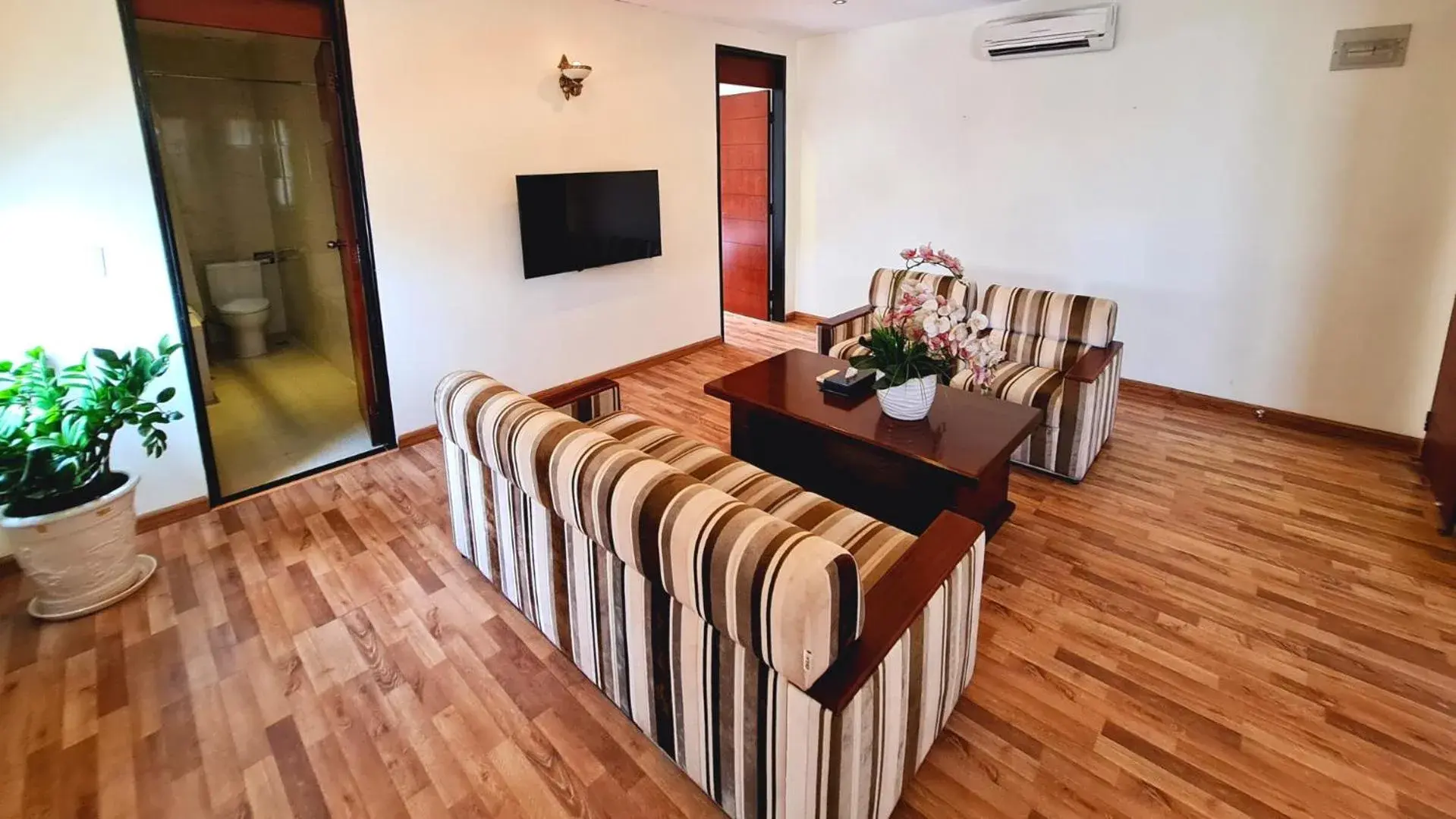 Living room in Happy Life Hotel District 7 Gần SECC Living room in Happy Life Hotel District 7 Gần SECC