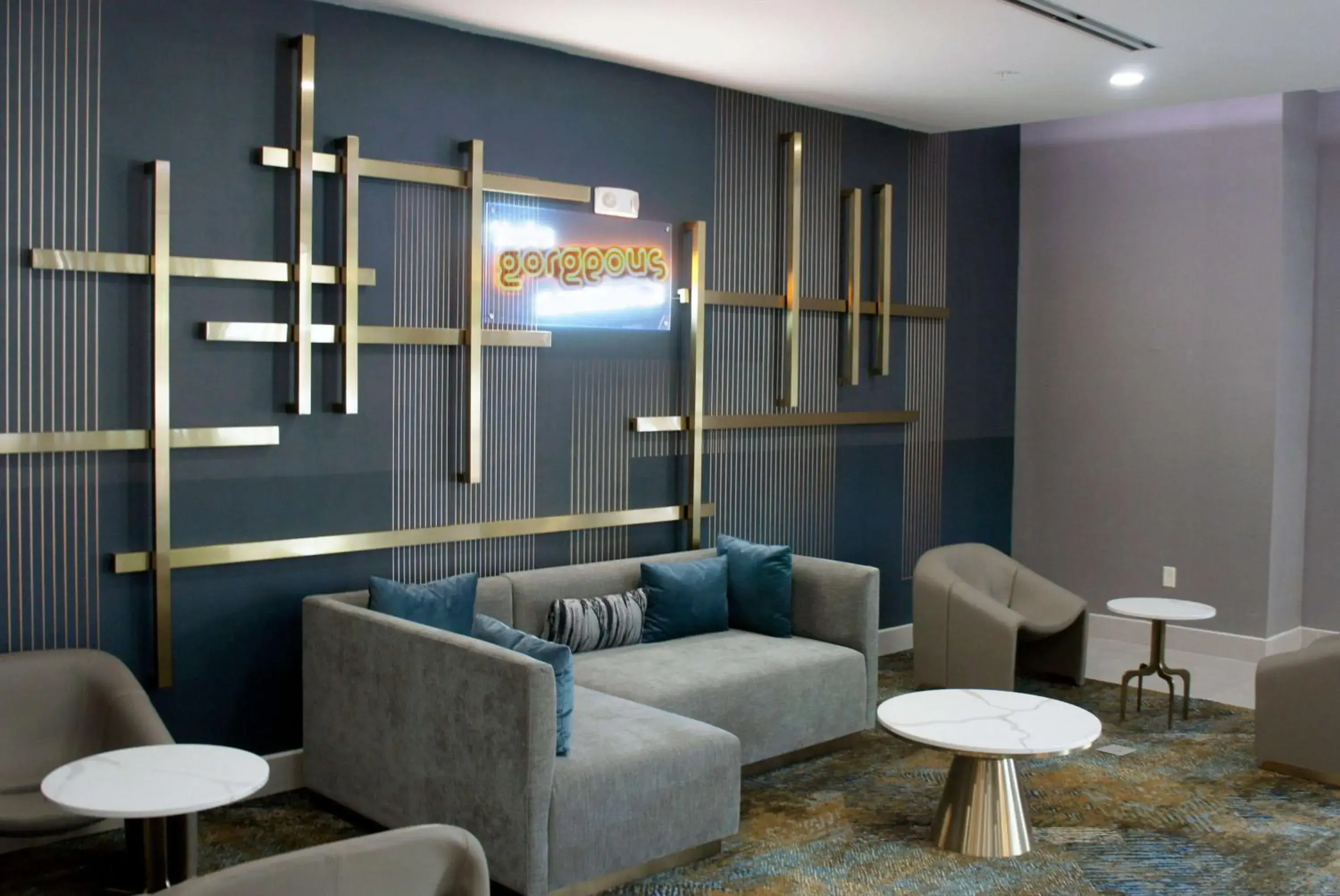 Lobby or reception, Seating Area in La Quinta Inn & Suites by Wyndham Manchester - Arnold AFB