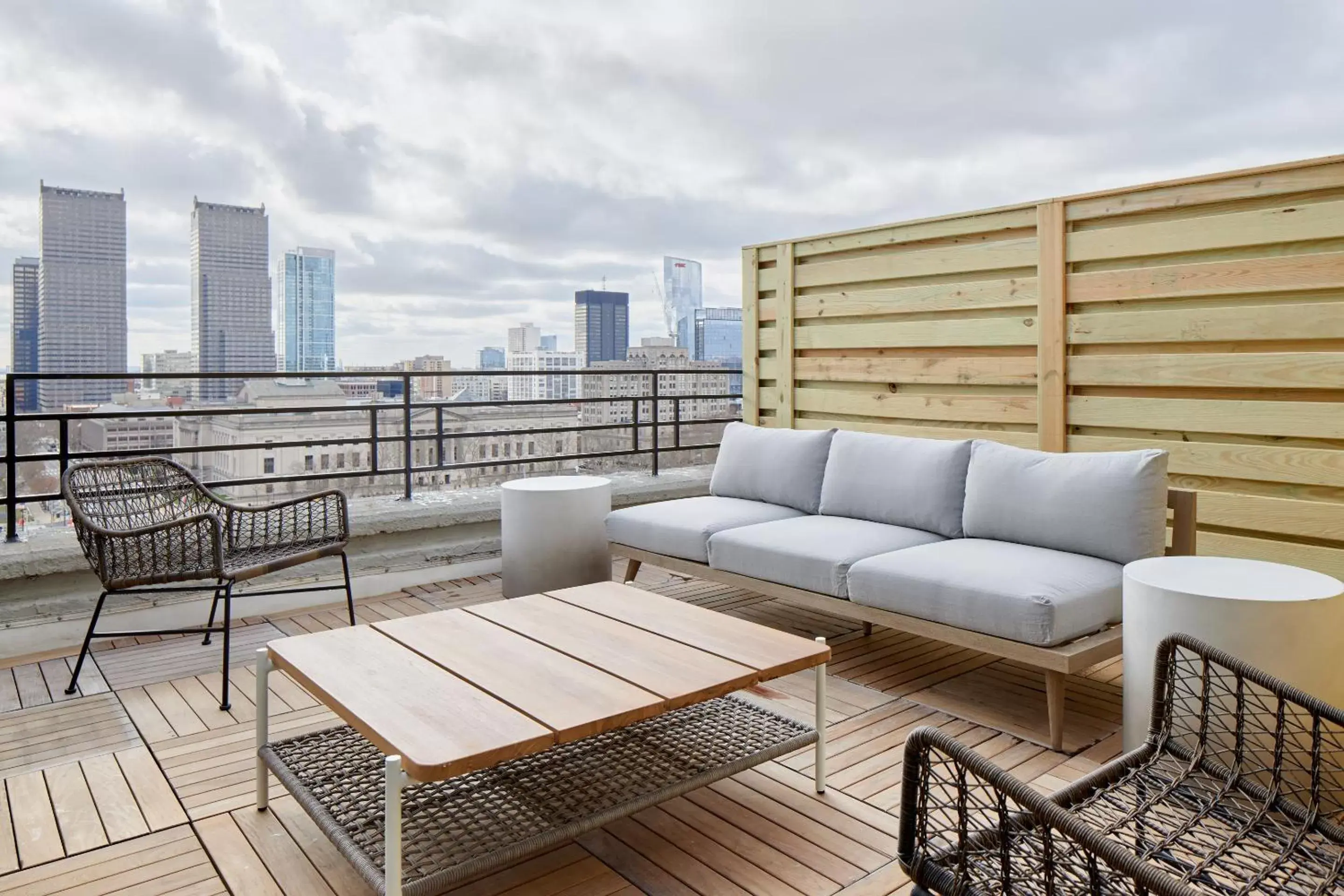 Living room, Balcony/Terrace in Sonder The Tidewater