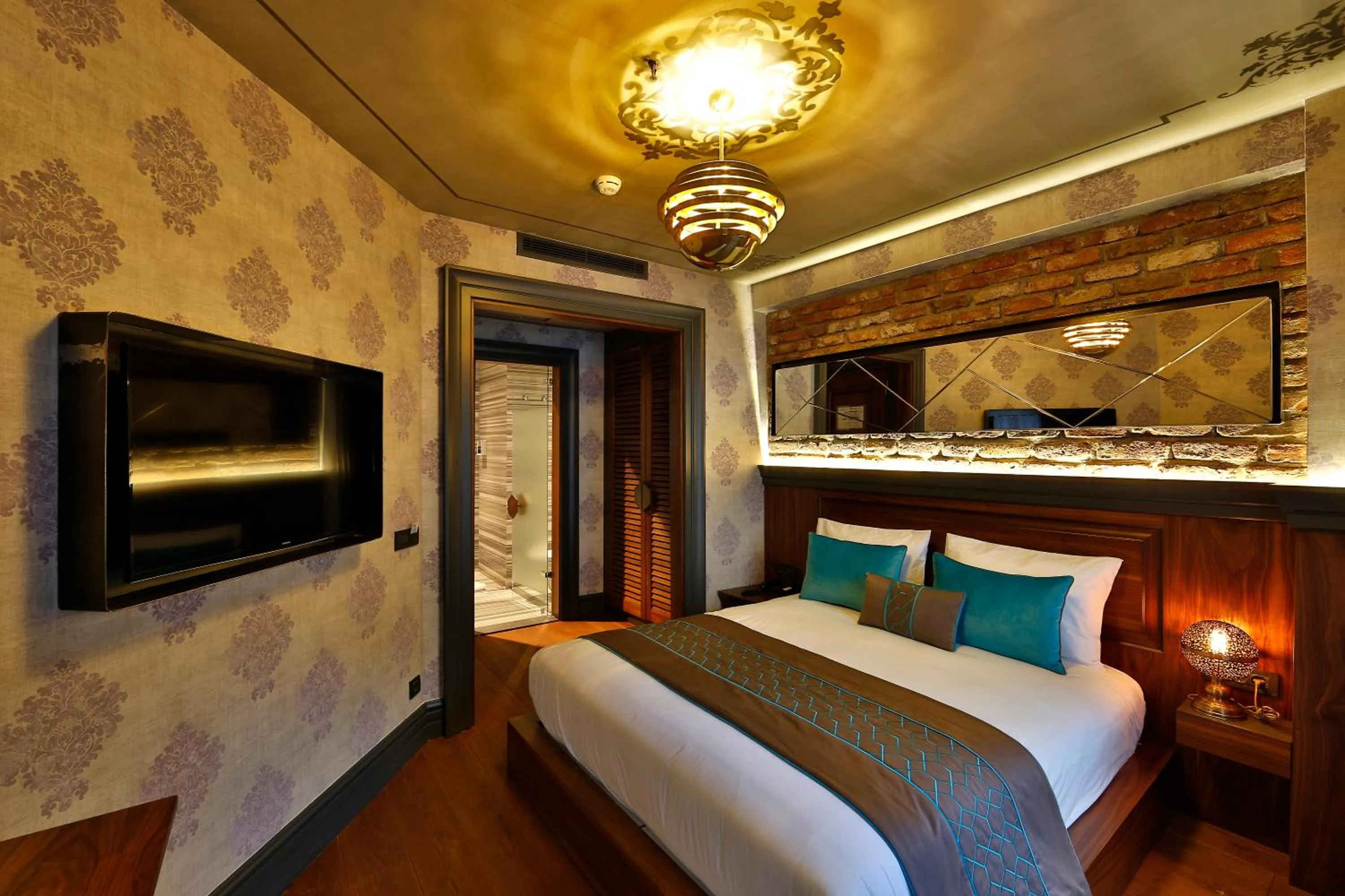 Photo of the whole room, Bed in Sanat Boutique Hotel Pera
