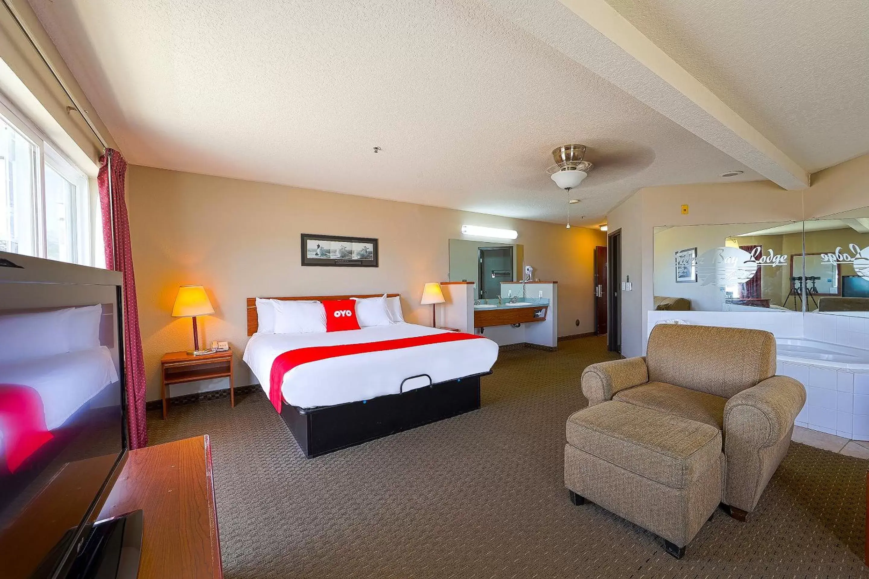 Bedroom in Siletz Bay Beachfront Hotel by OYO Lincoln City