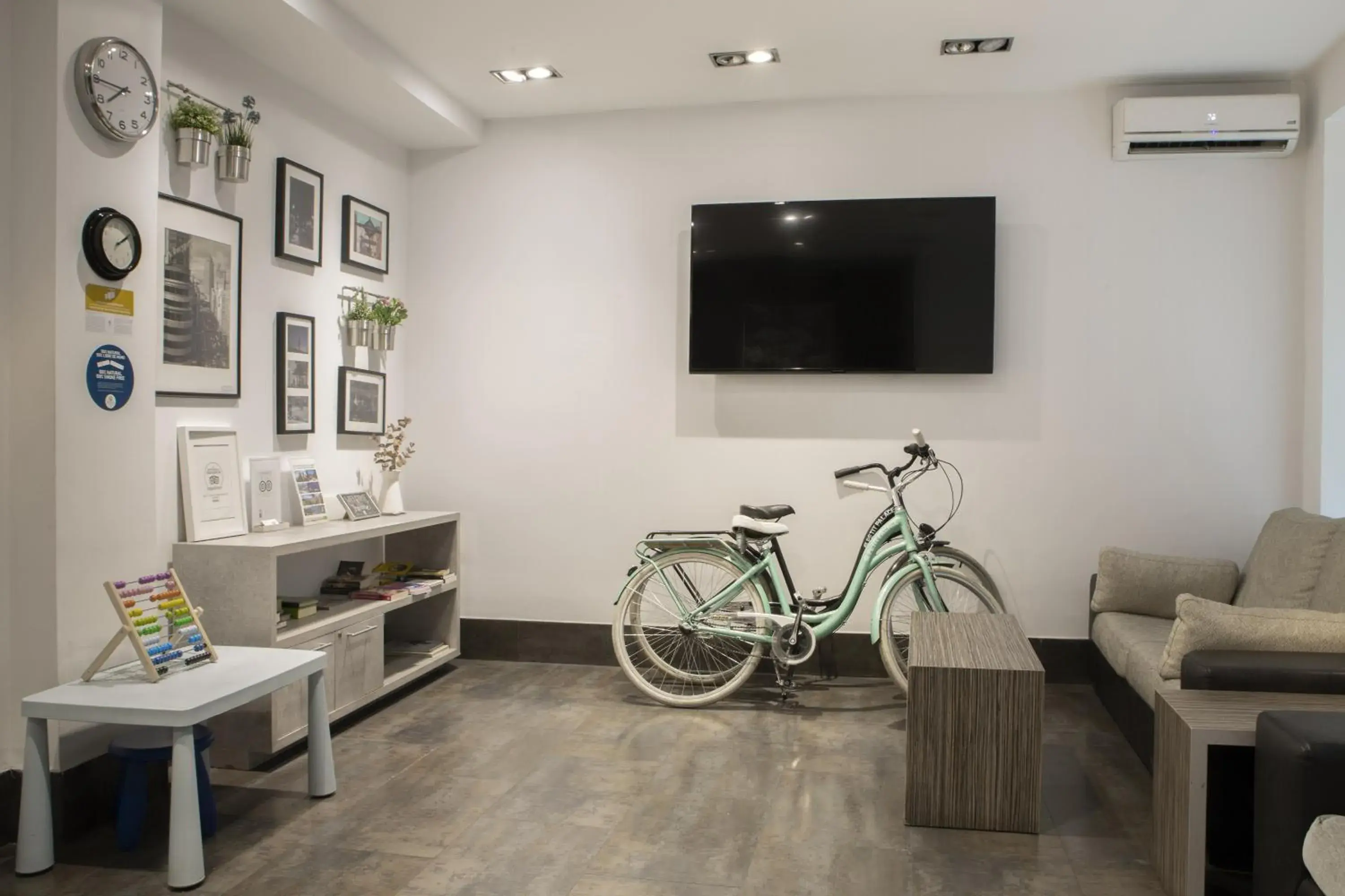 Lobby or reception in Petit Palace Tres Cruces Lobby or reception in Petit Palace Tres Cruces