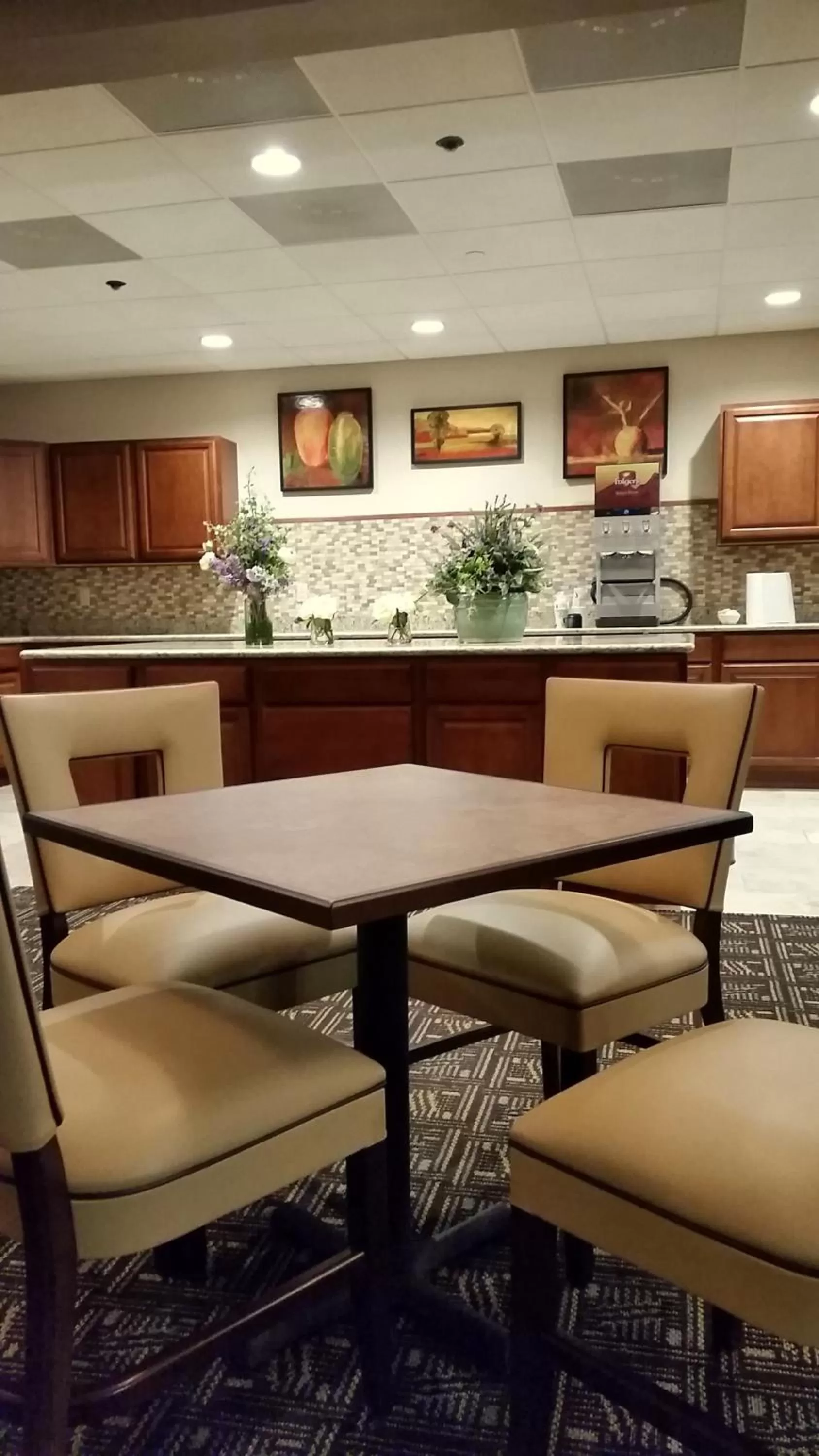 Communal lounge/ TV room in Wingate by Wyndham Elkins