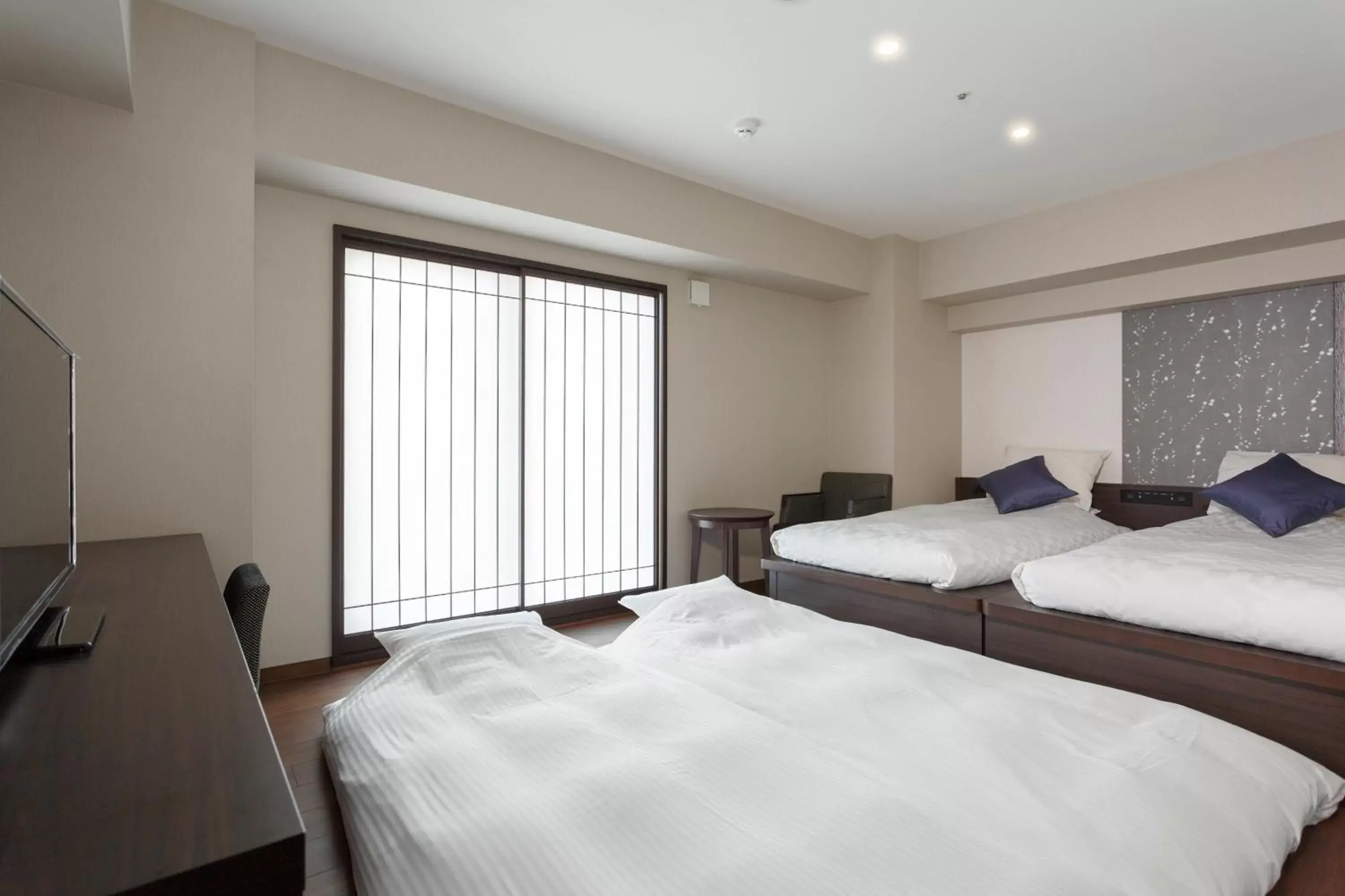 Photo of the whole room, Bed in Osaka View Hotel Honmachi Photo of the whole room, Bed in Osaka View Hotel Honmachi