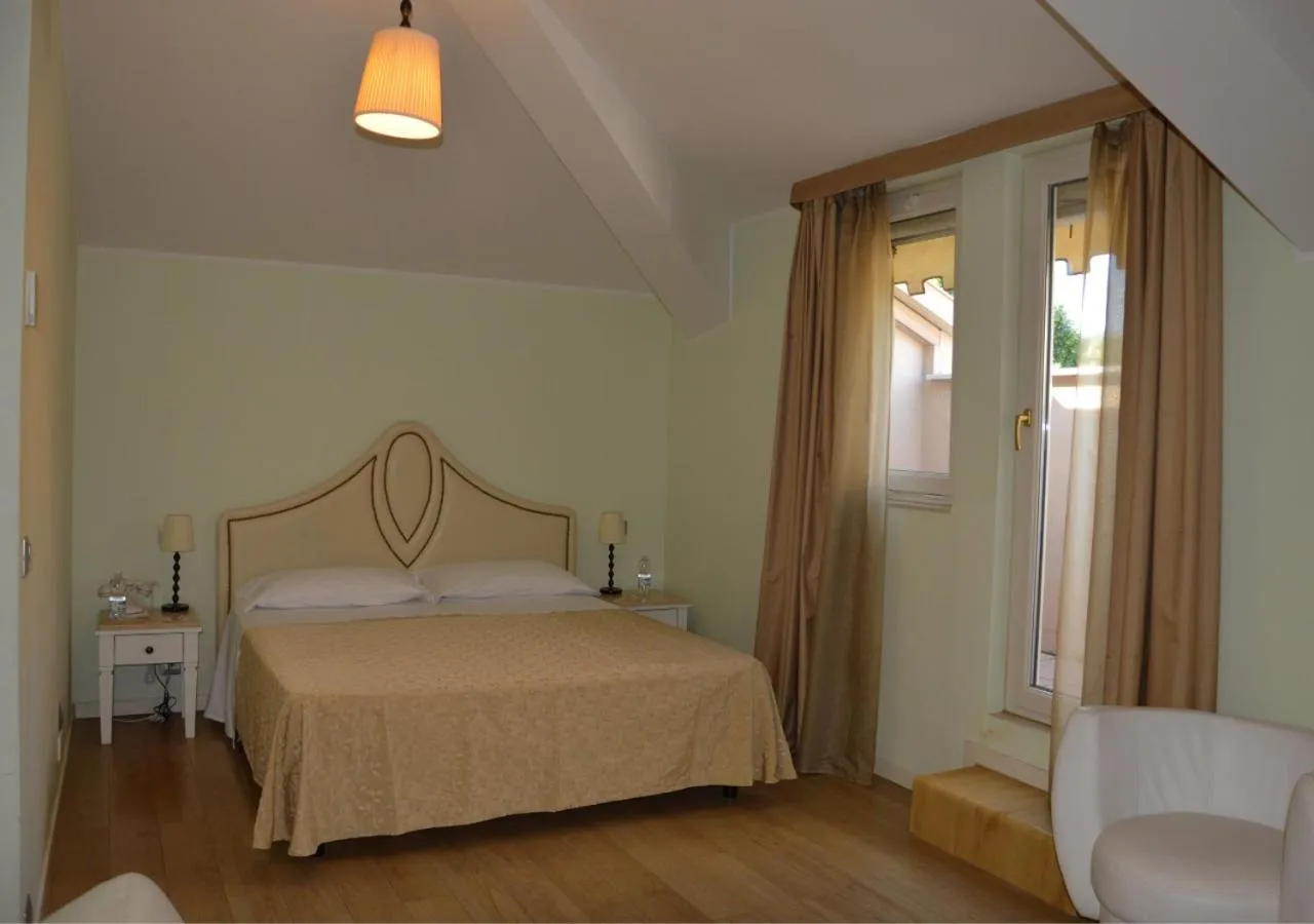 Bed in Grand Hotel Regina Salsomaggiore