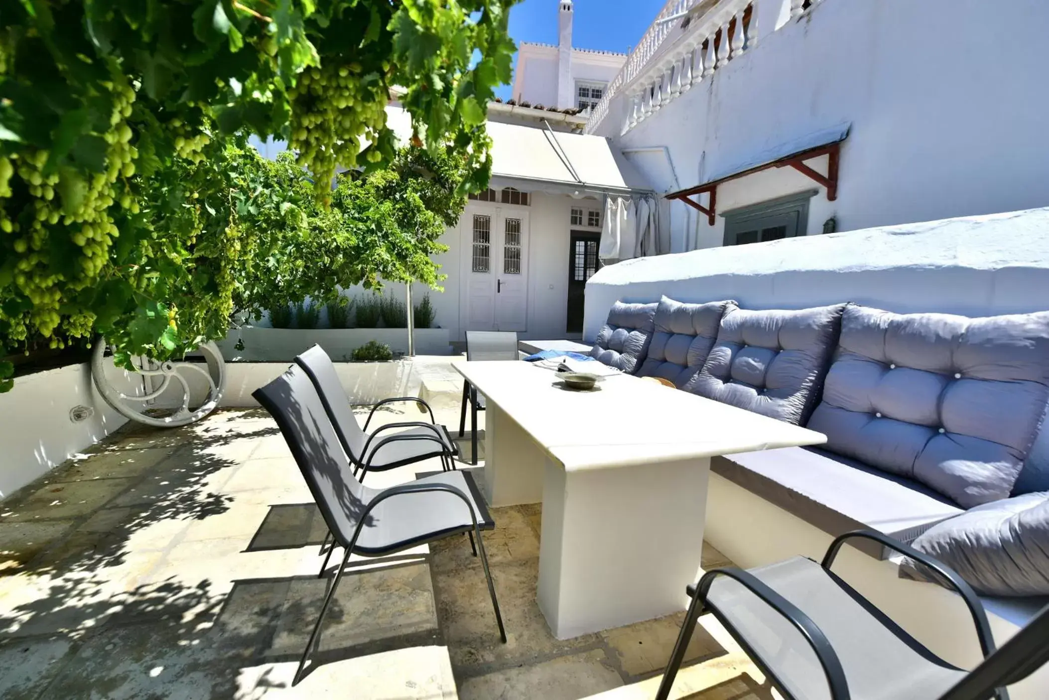 Balcony/Terrace in Hydra Art Suites