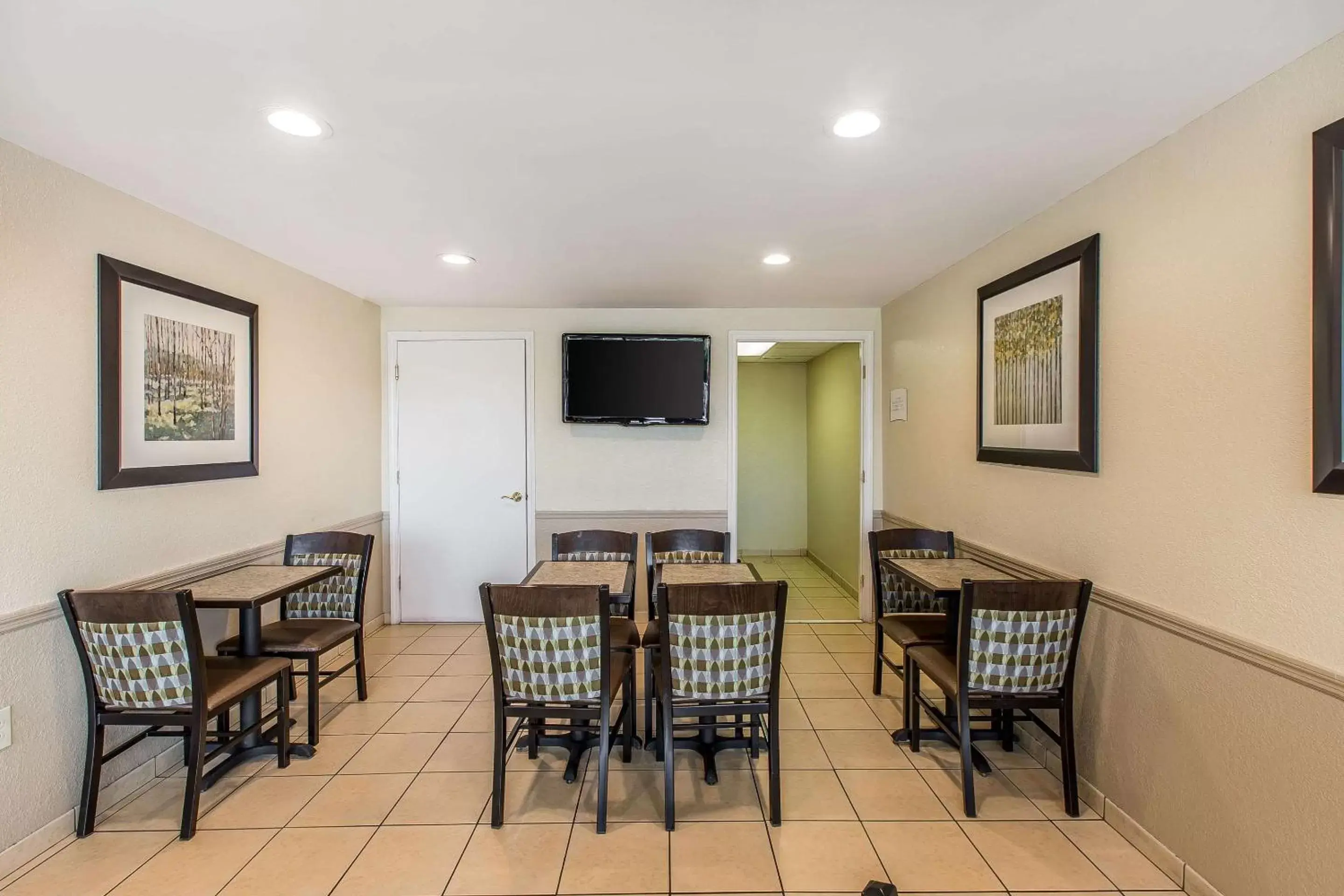 Restaurant/places to eat, Dining Area in Quality Inn Easley