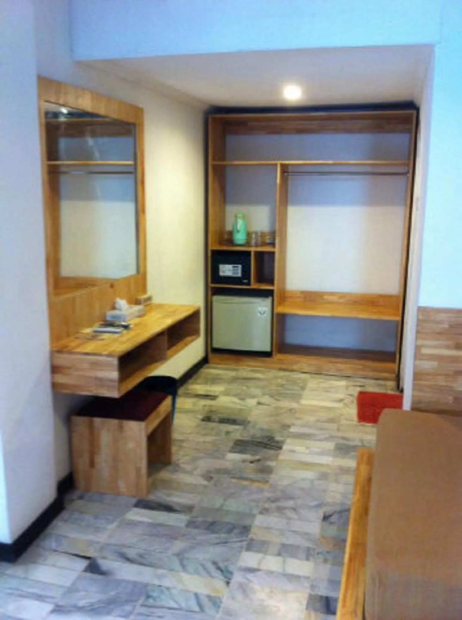 Photo of the whole room in Hotel Karthi Kuta