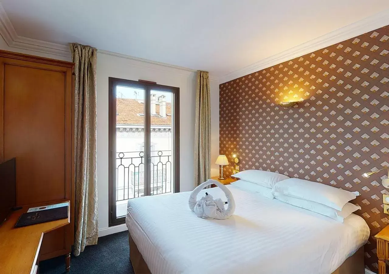 Bedroom, Bed in Sun Riviera Hotel