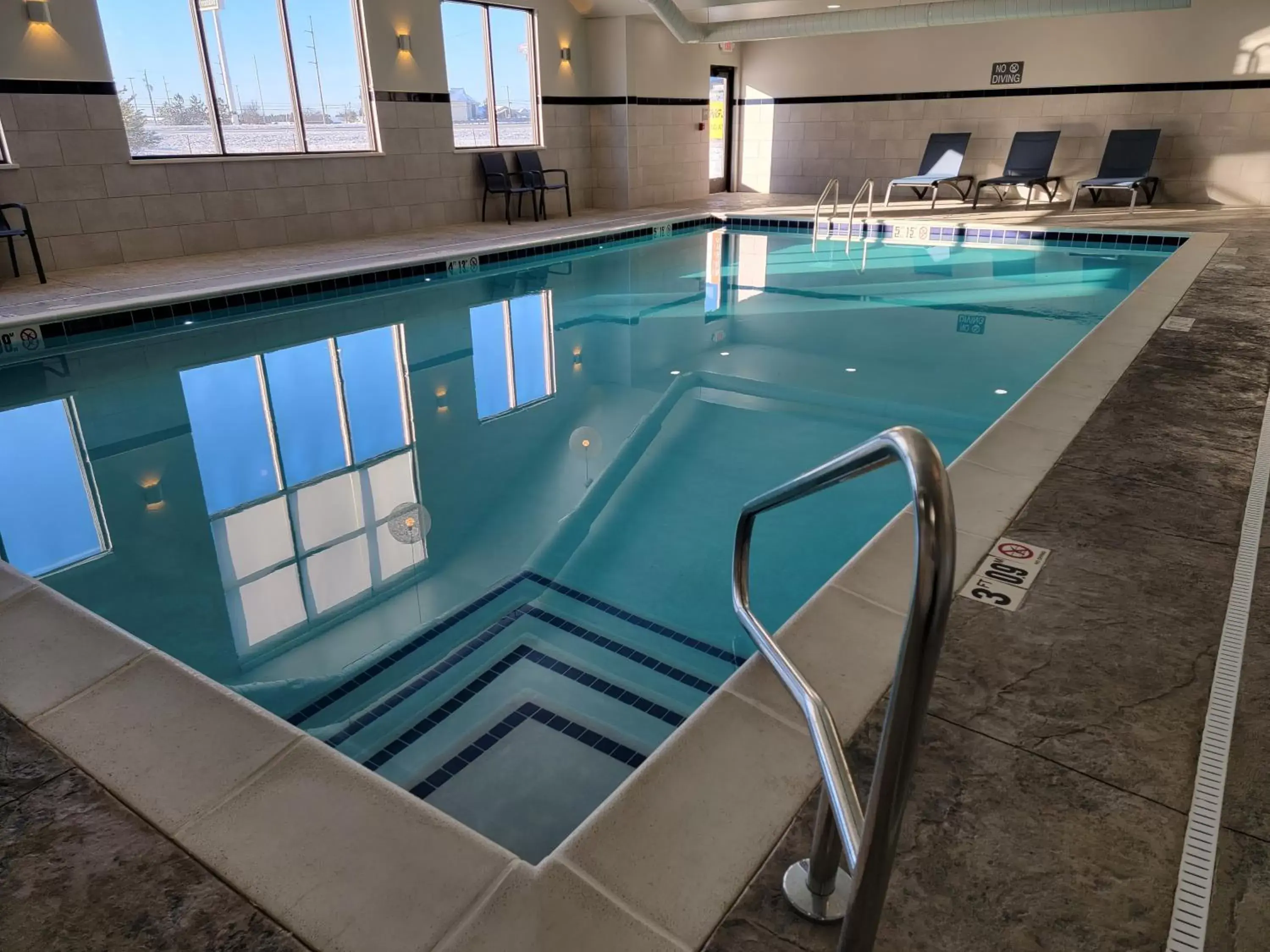 Swimming Pool in MainStay Suites