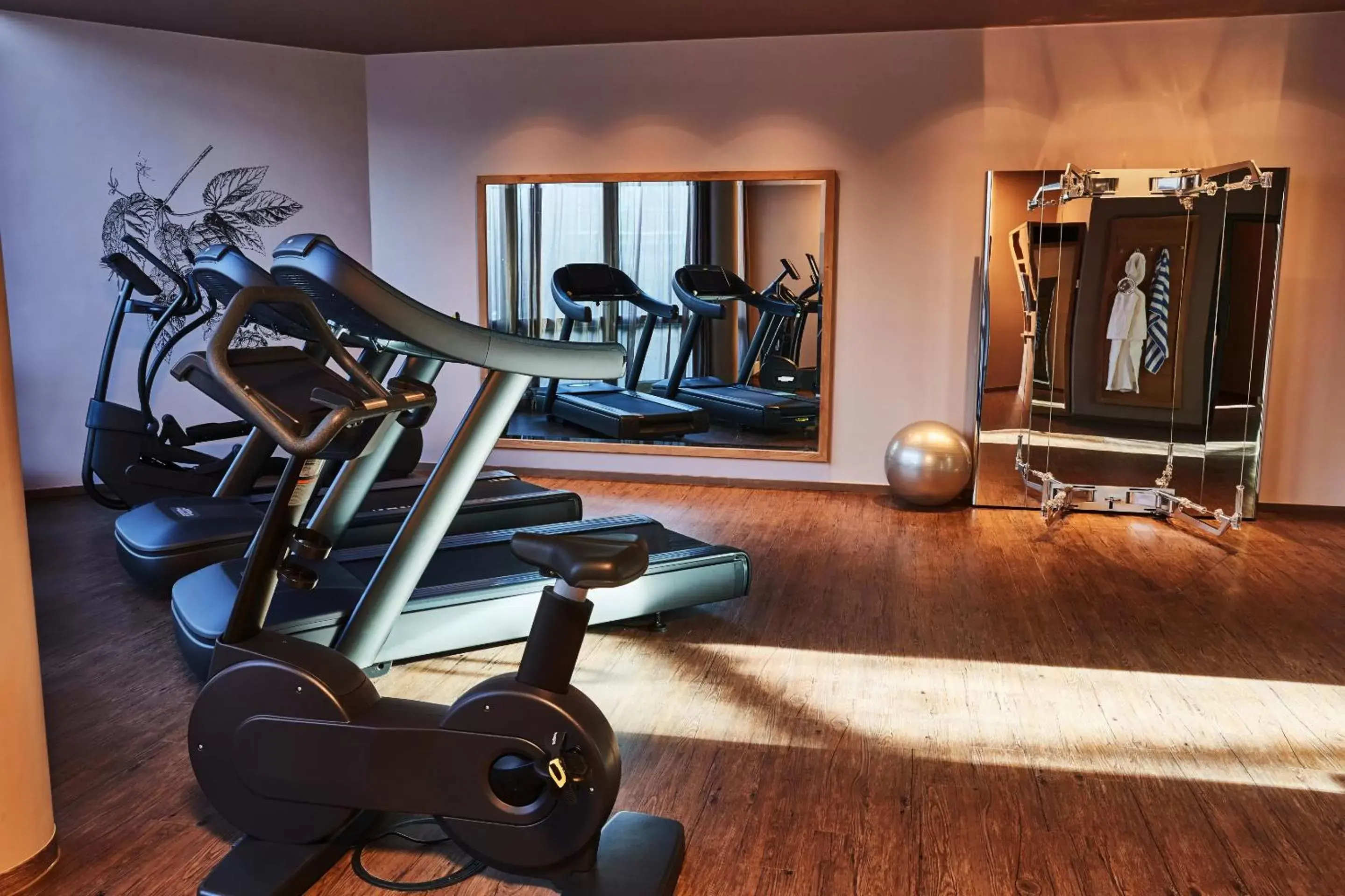 Spa and wellness centre/facilities, Fitness Center/Facilities in Steigenberger Hotel München