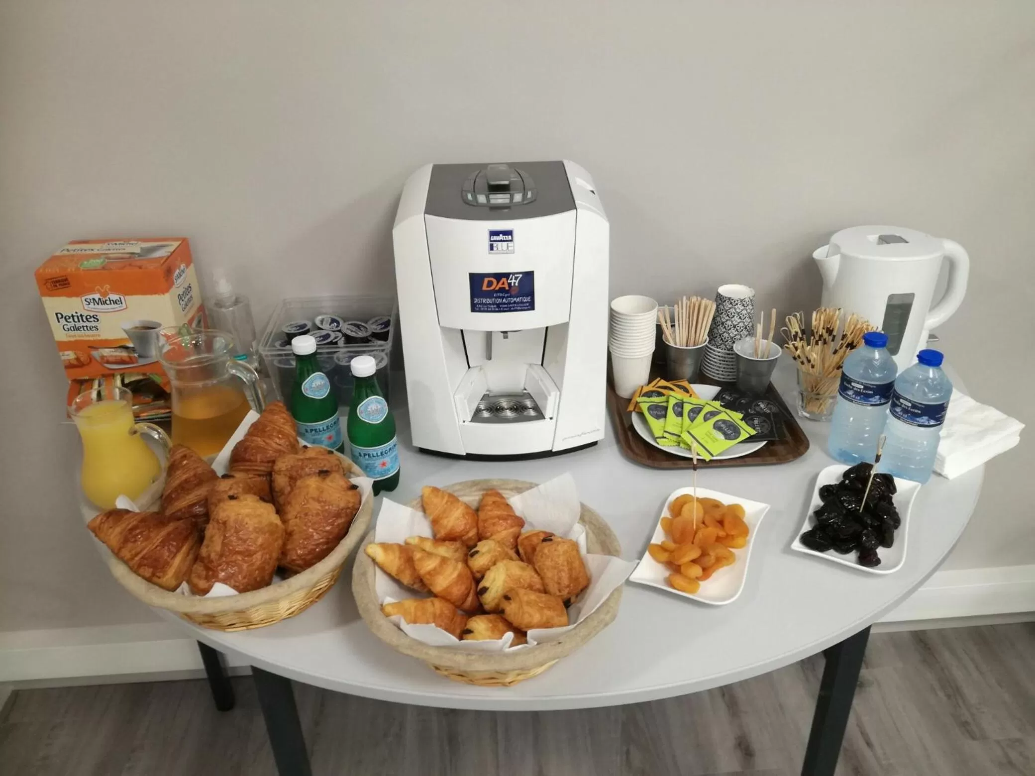 Breakfast in B&B HOTEL Agen Castelculier