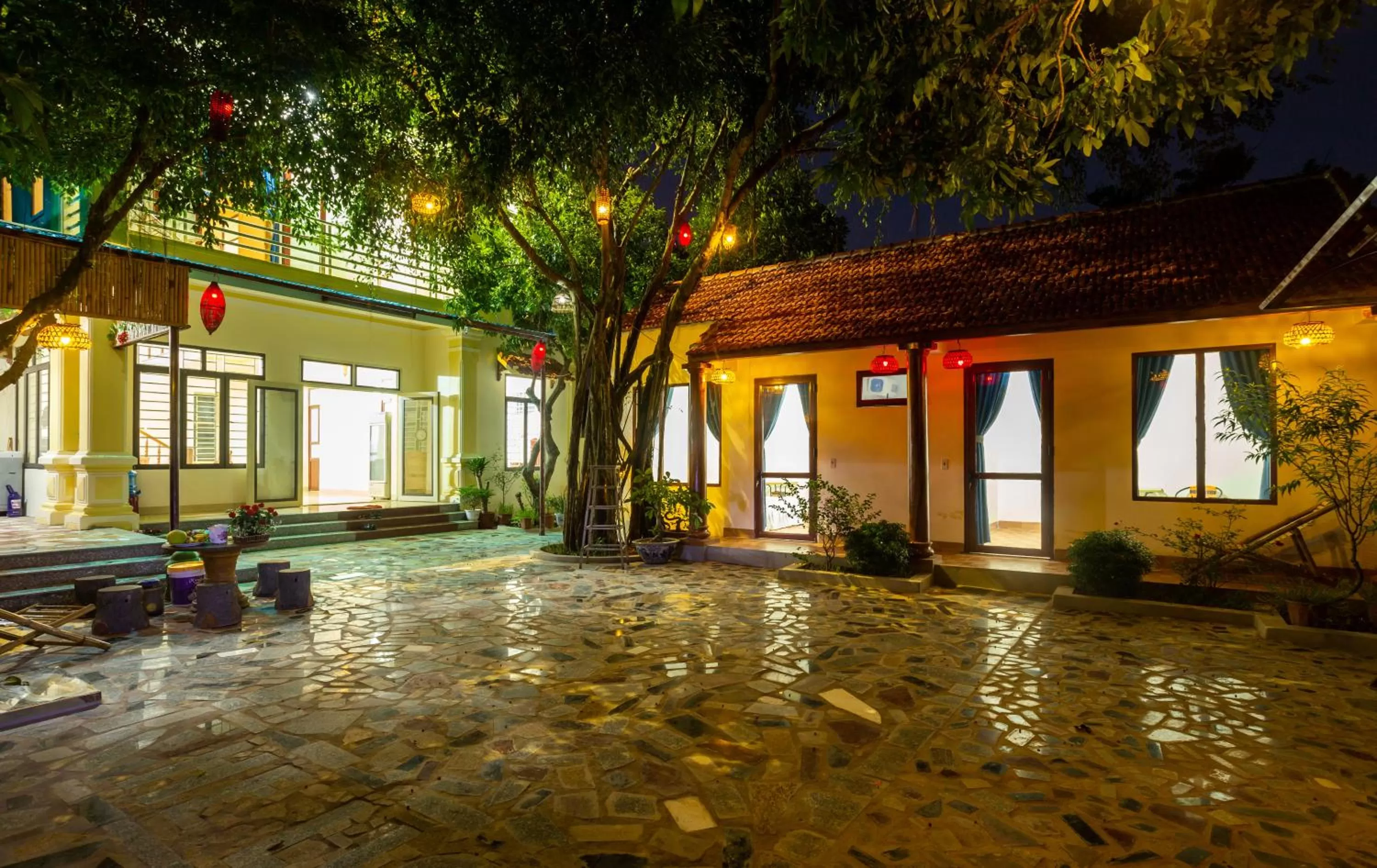 Hang Mua Central Homestay