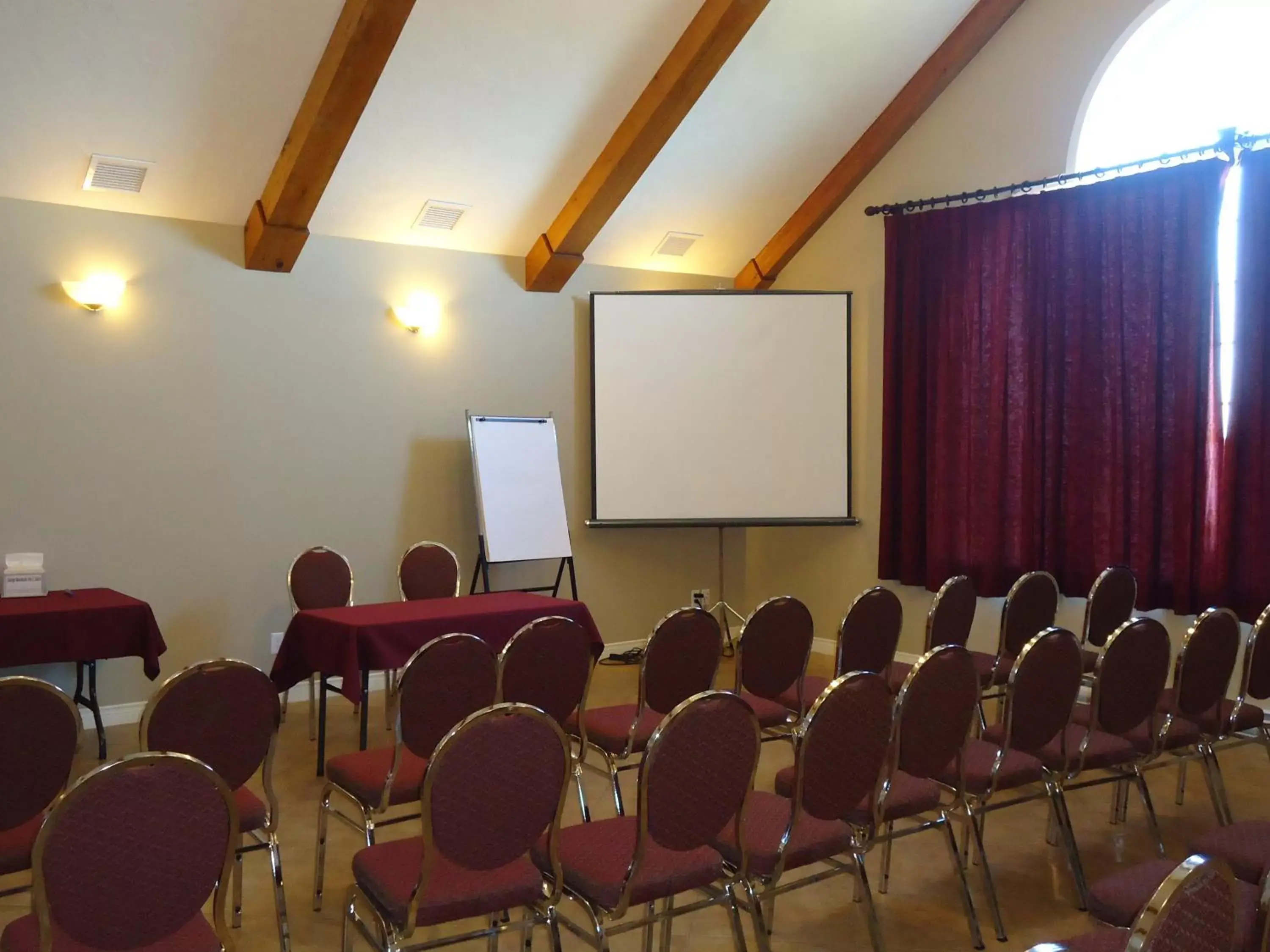 Banquet/Function facilities, Business Area/Conference Room in Auberge Bouctouche Inn & Suites