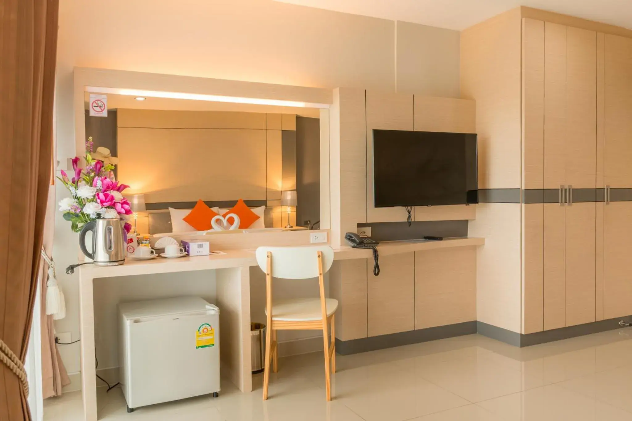 TV/Entertainment Center in The Smart Hotel Hat Yai (SHA Extra Plus)