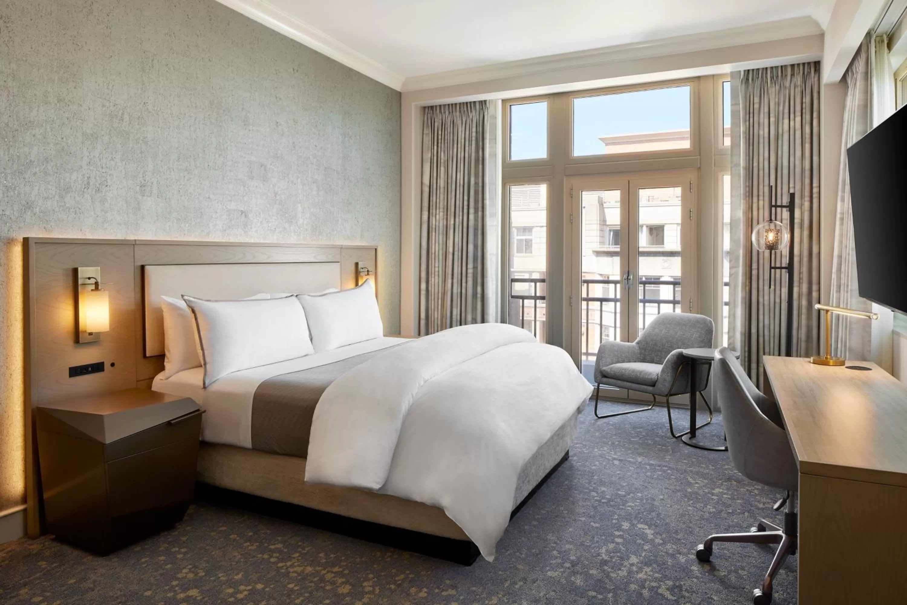 Photo of the whole room, Bed in Westin Georgetown, Washington D.C.