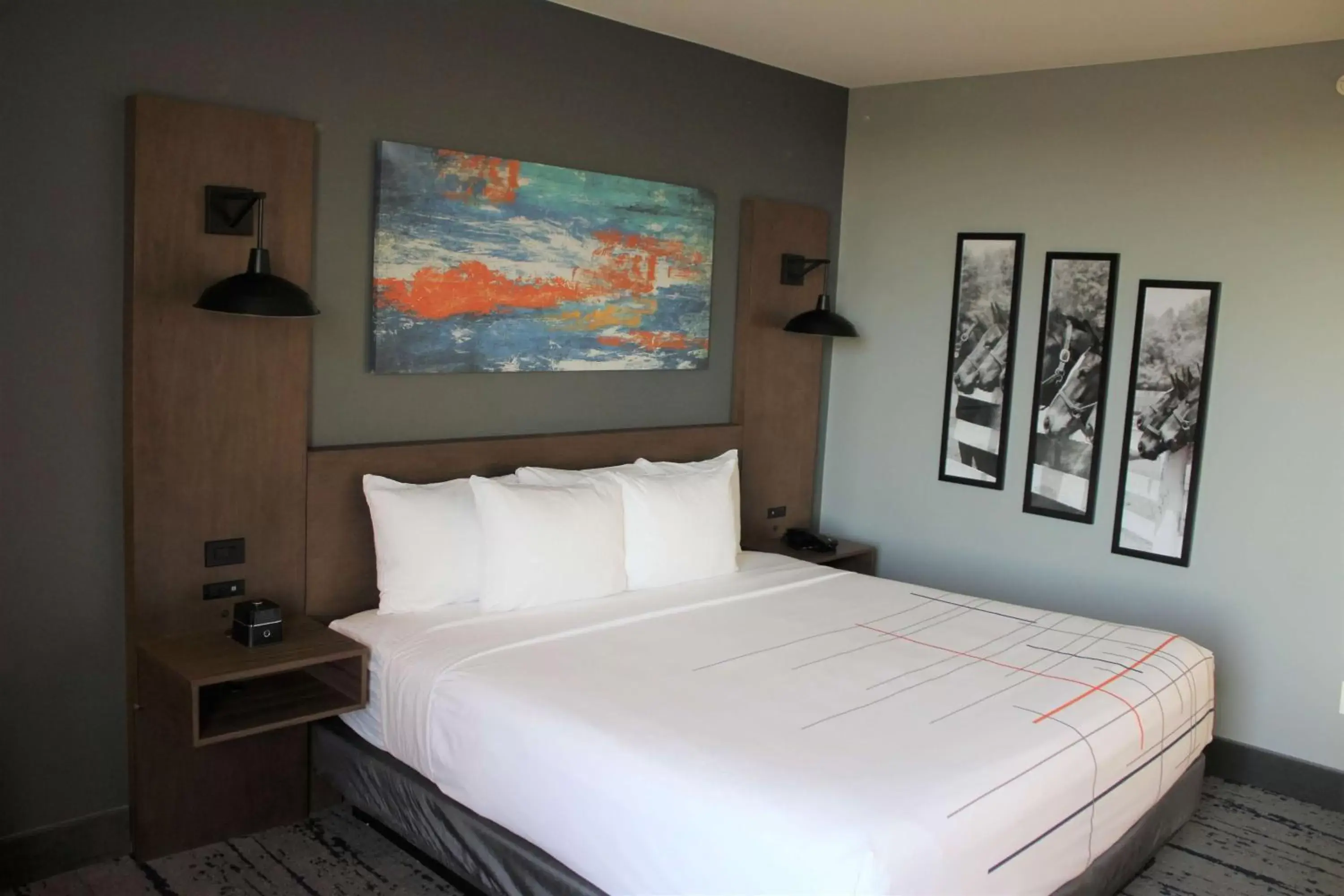 Bedroom, Bed in La Quinta Inn & Suites by Wyndham Bardstown