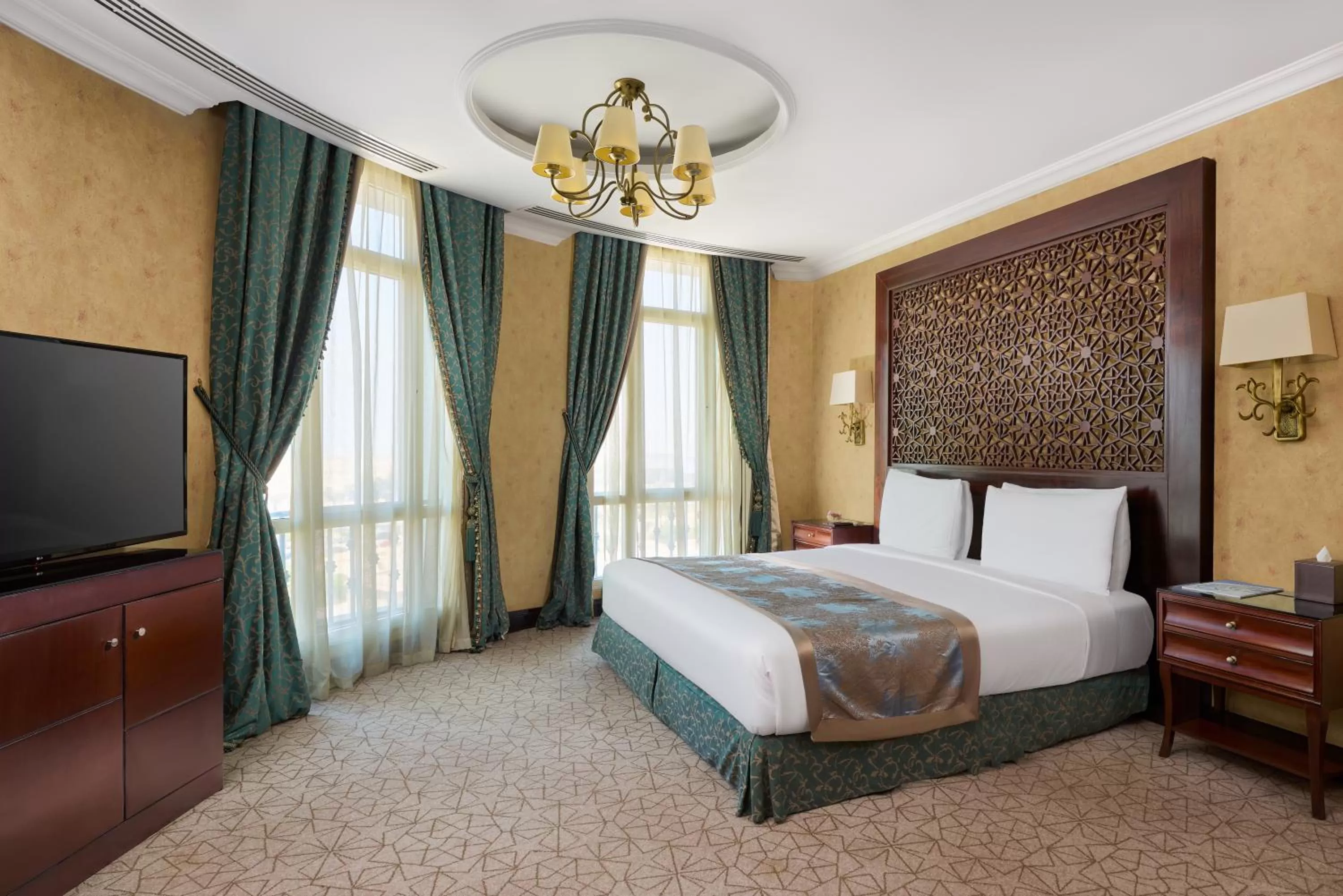 Bed in Royal Maxim Palace Kempinski Cairo