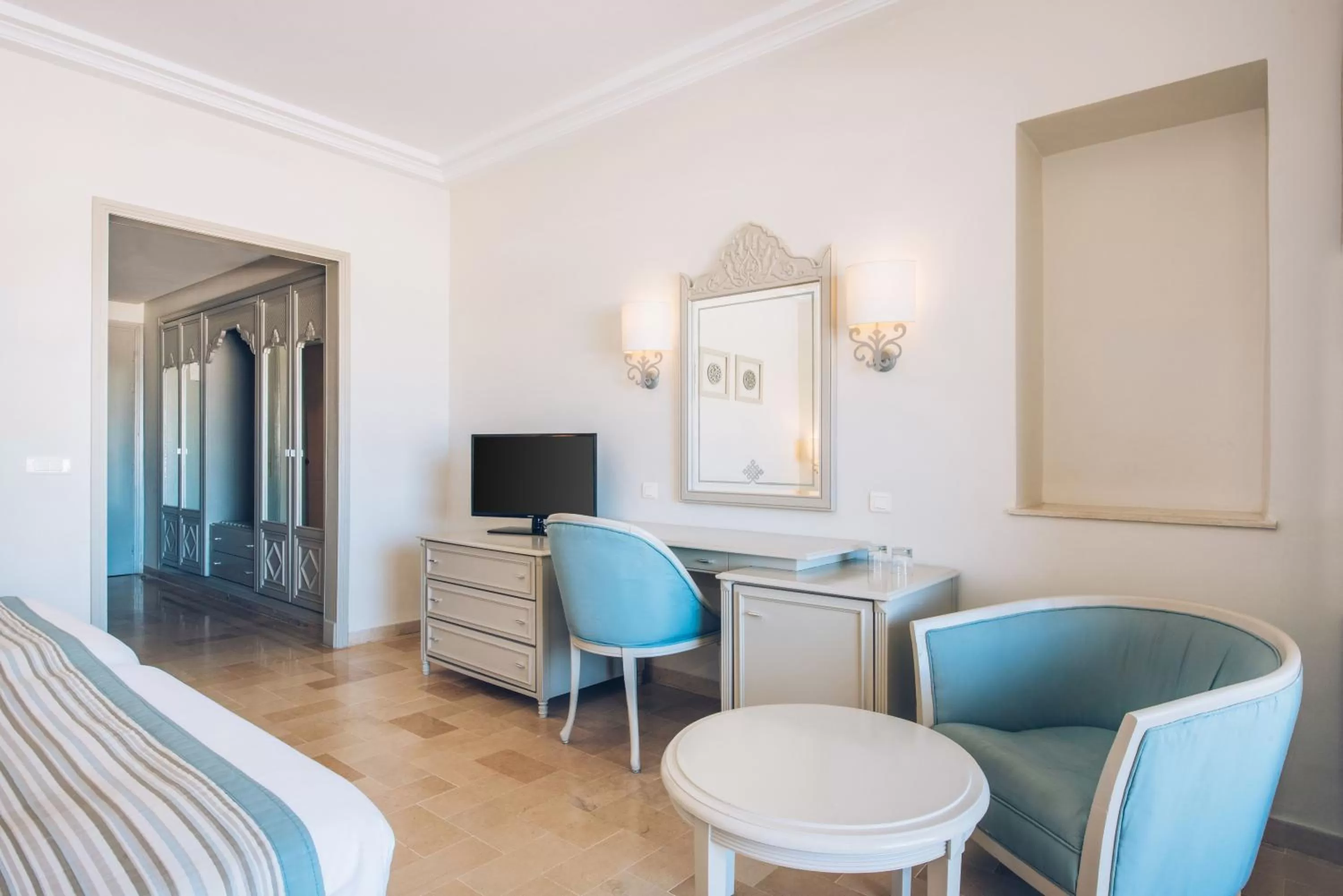 Photo of the whole room in Iberostar Waves Averroes