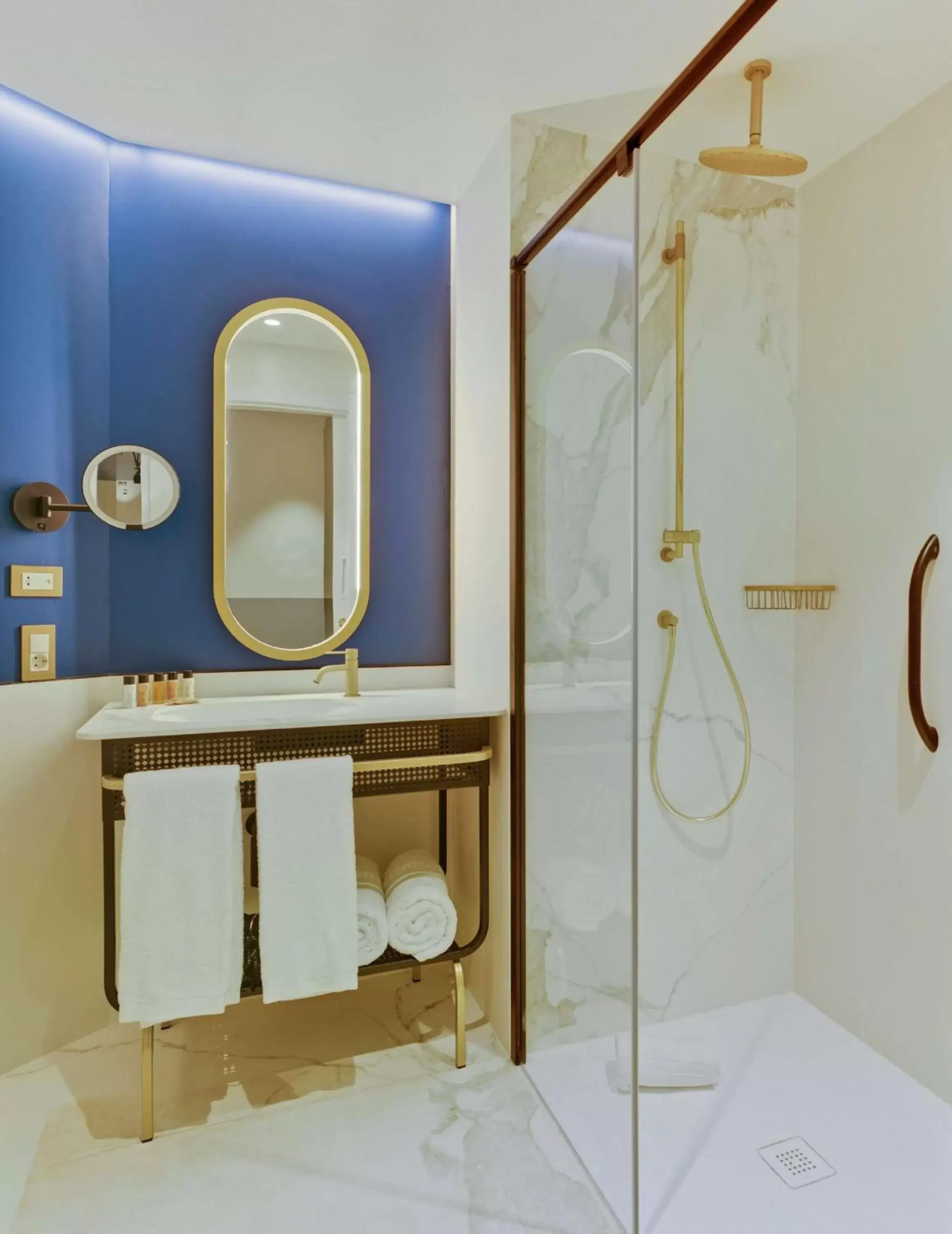 Bathroom in Casa Alberola Alicante, Curio Collection By Hilton