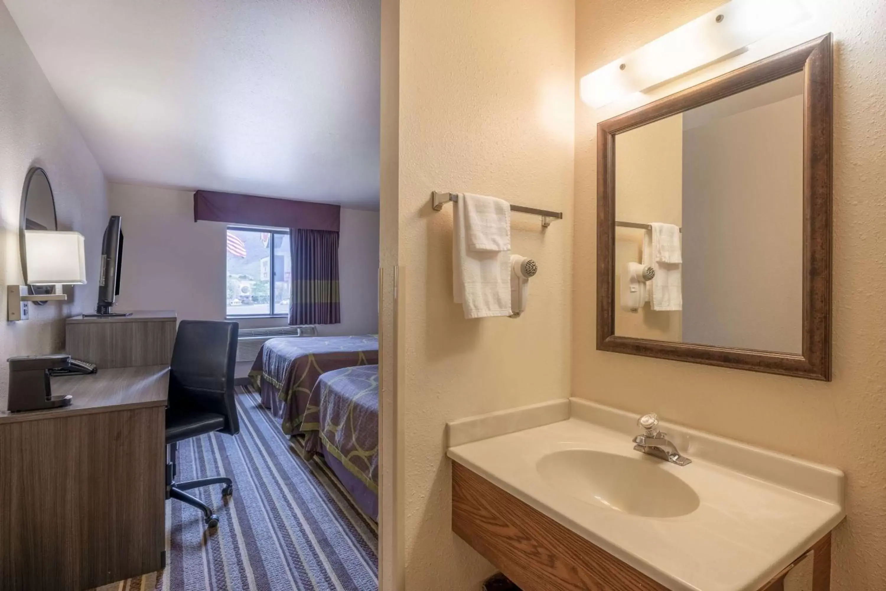 TV and multimedia, Bathroom in Super 8 by Wyndham Butte MT