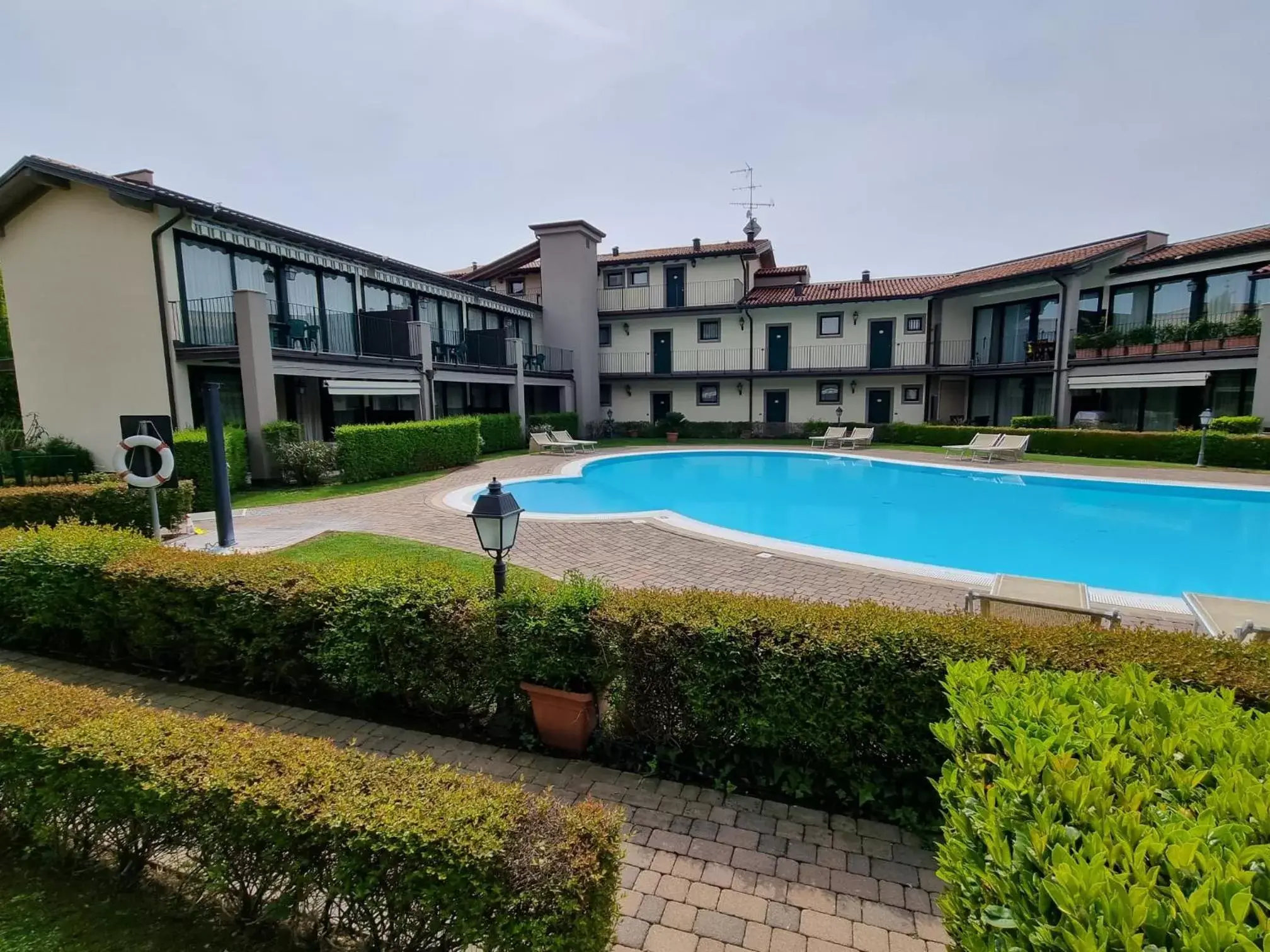 Property building, Swimming Pool in Le Terrazze sul Lago Hotel & Residence